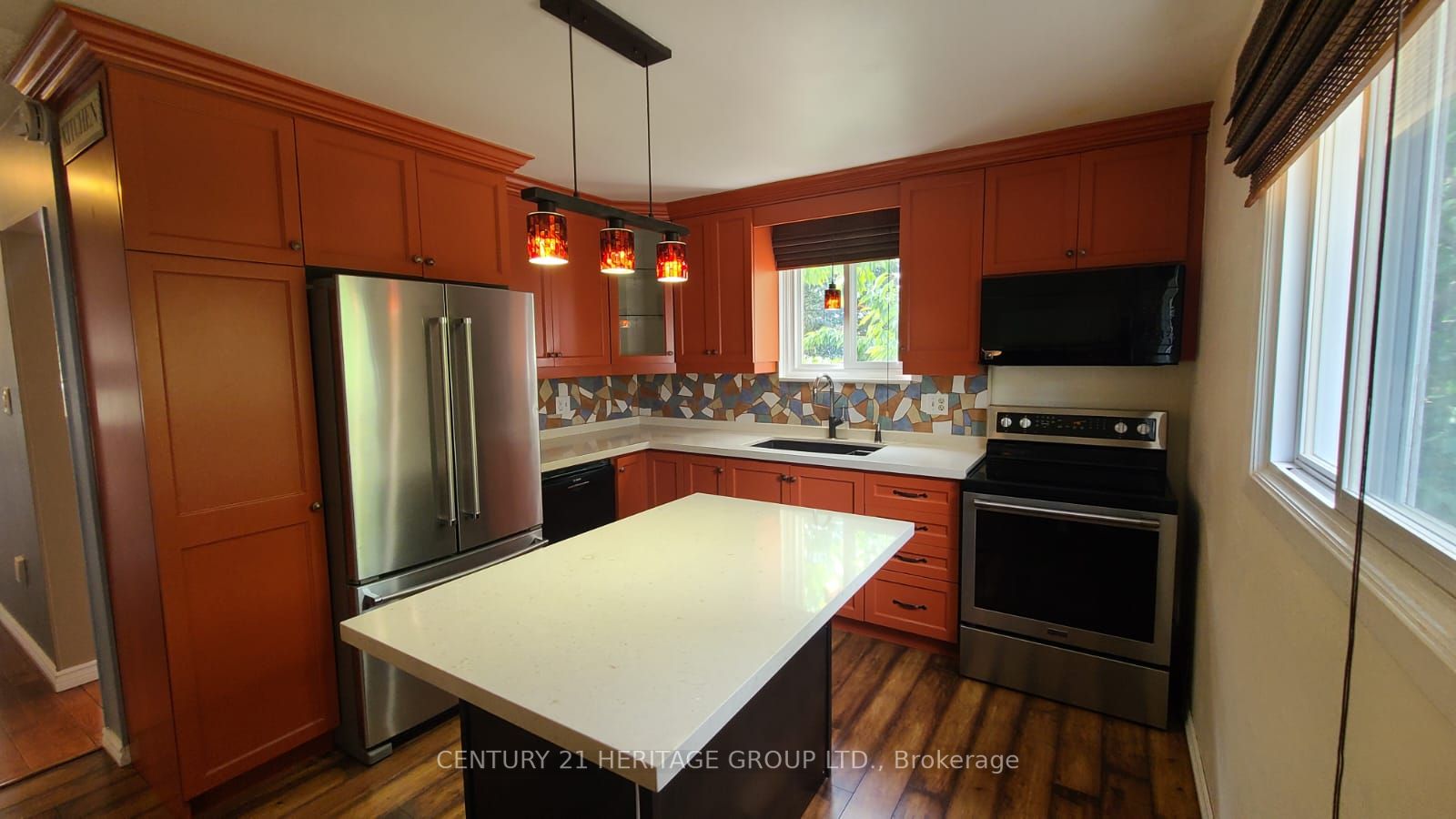 2 Eastman Cres