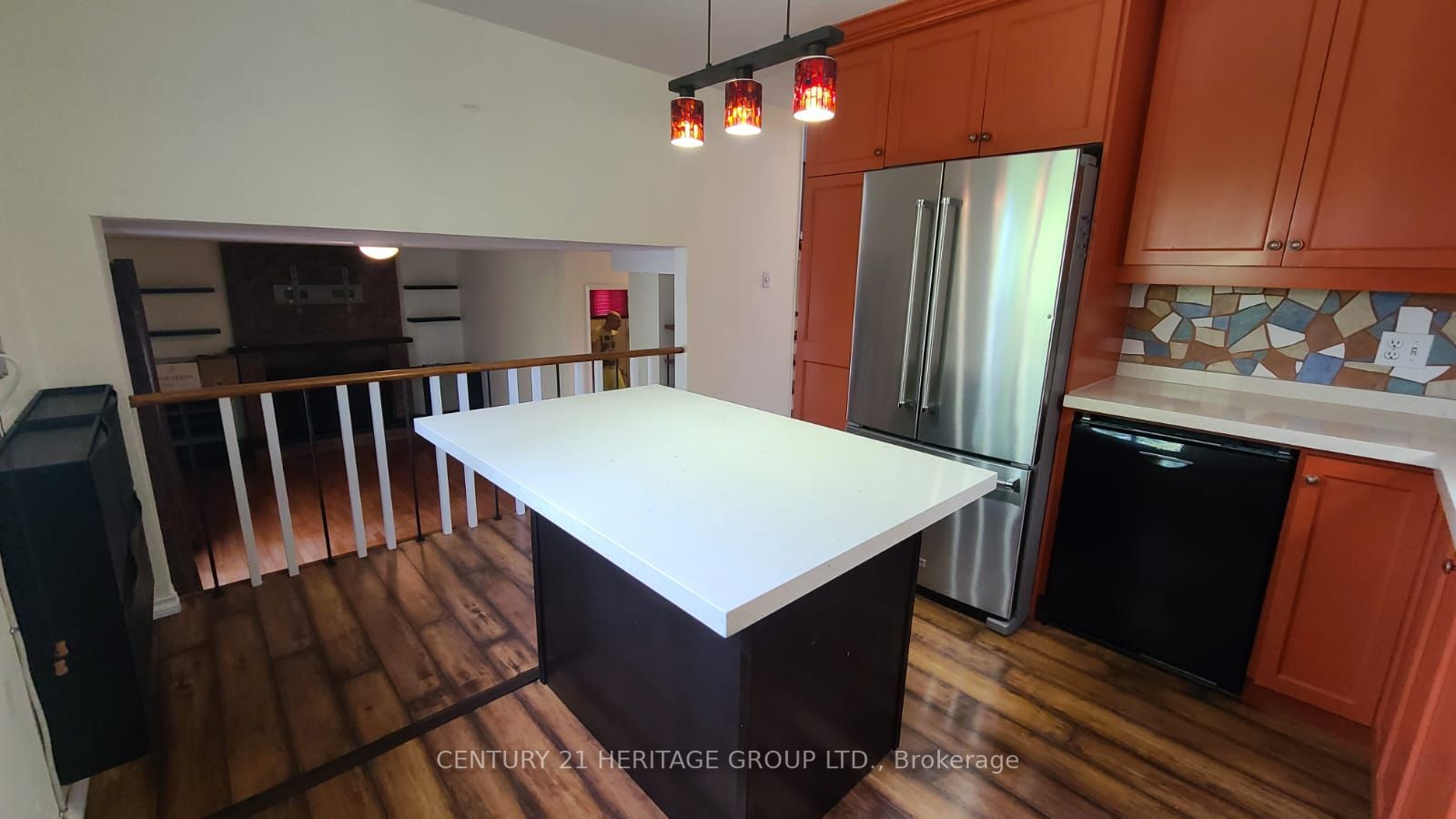 2 Eastman Cres