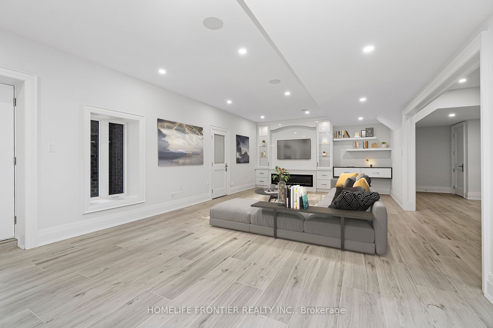 70 Langstaff Rd W
