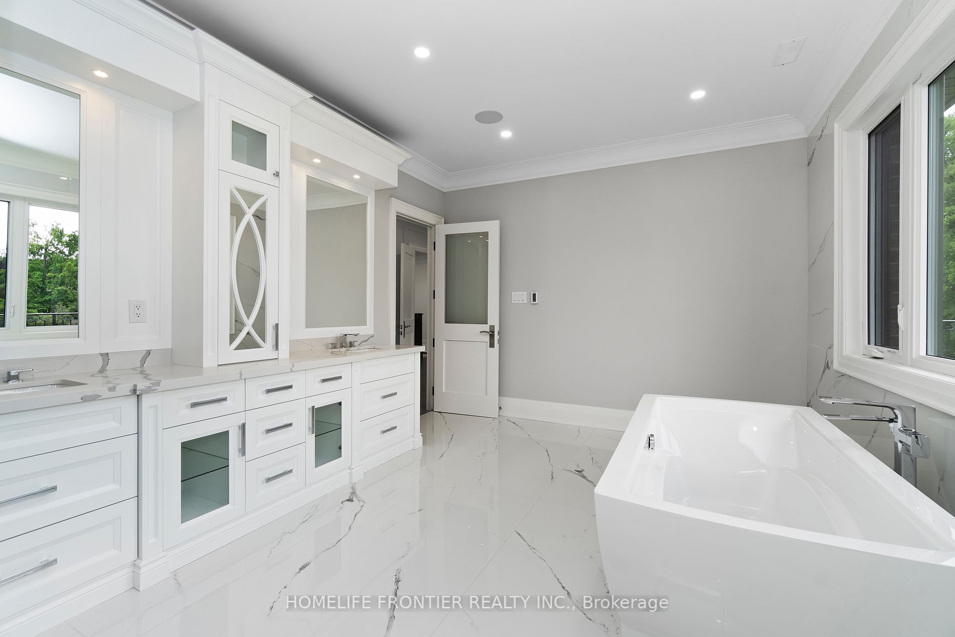 70 Langstaff Rd W