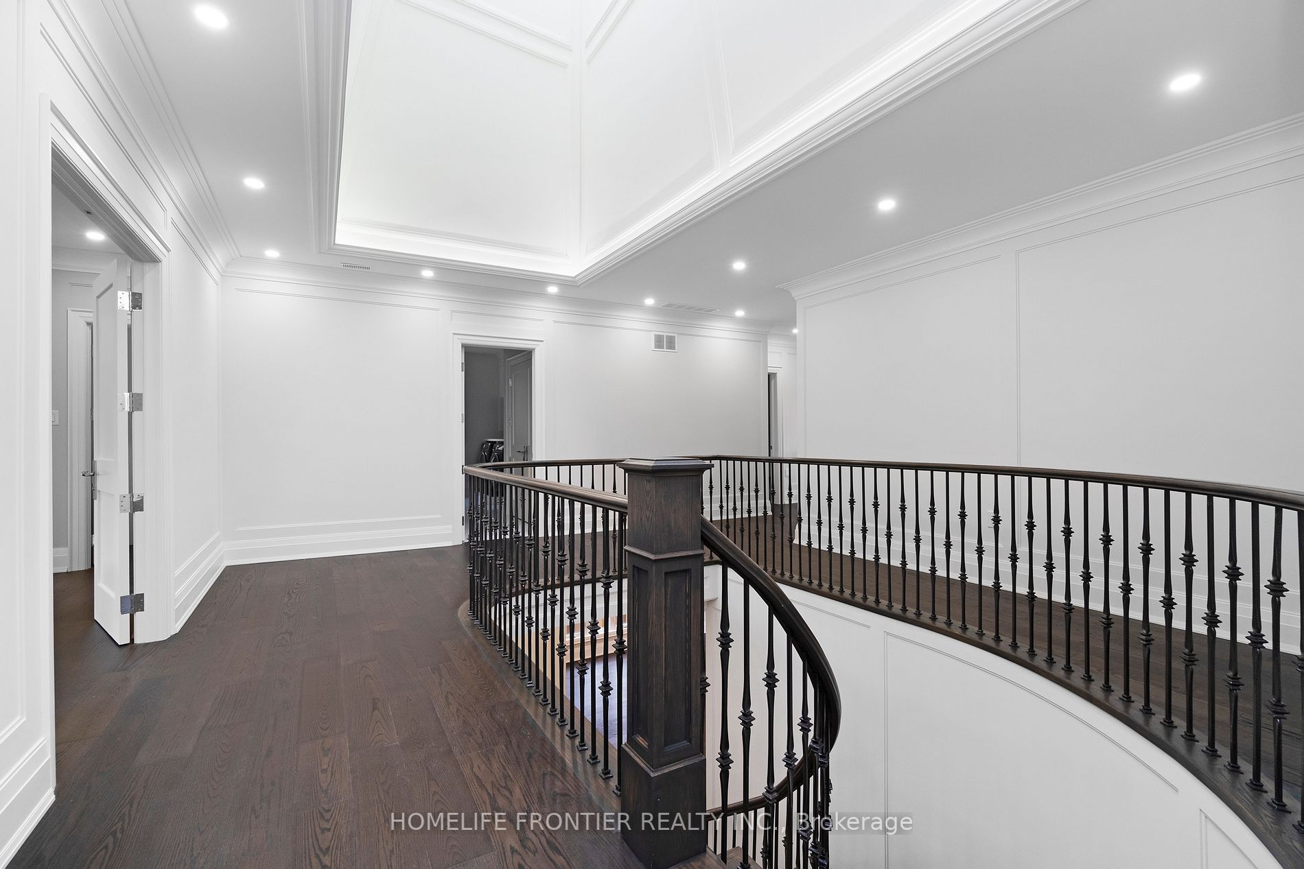 70 Langstaff Rd W