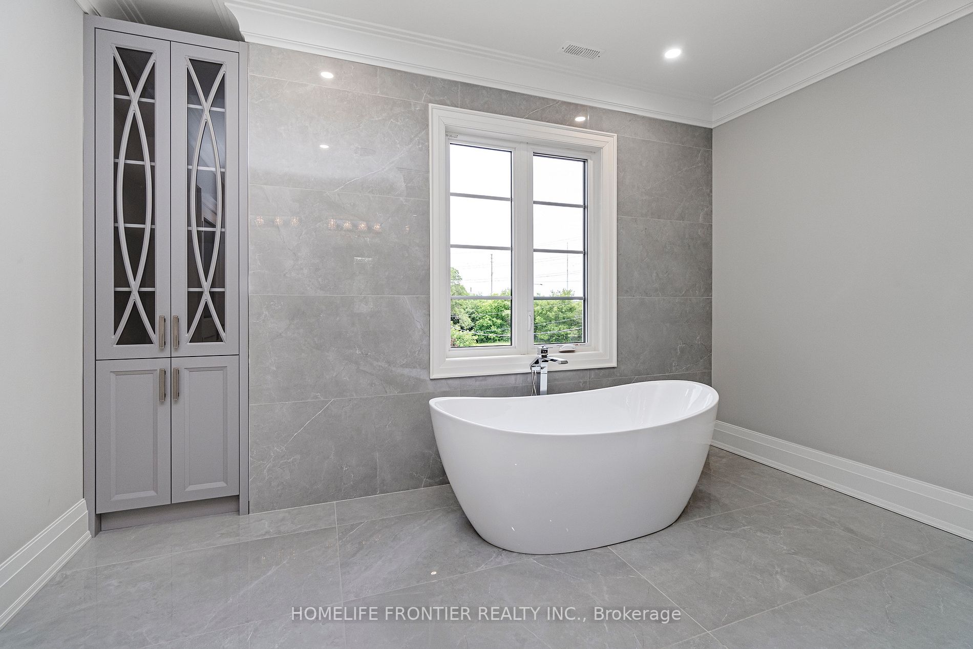 70 Langstaff Rd W