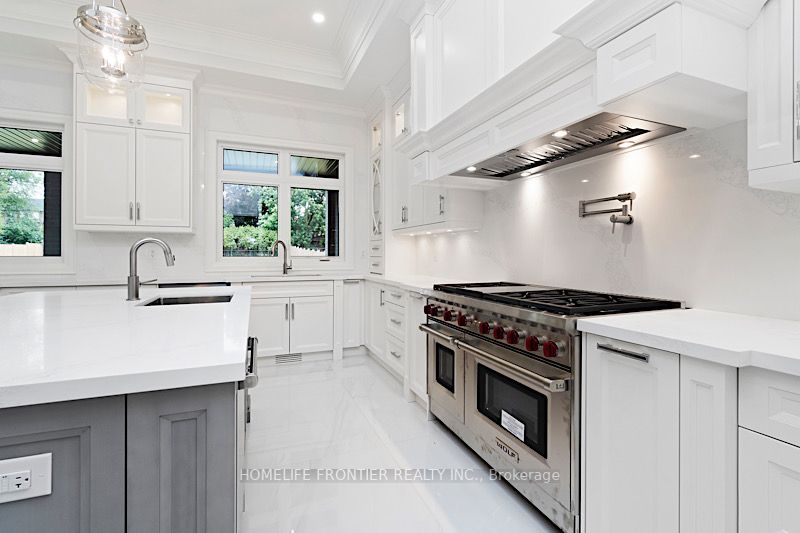 70 Langstaff Rd W