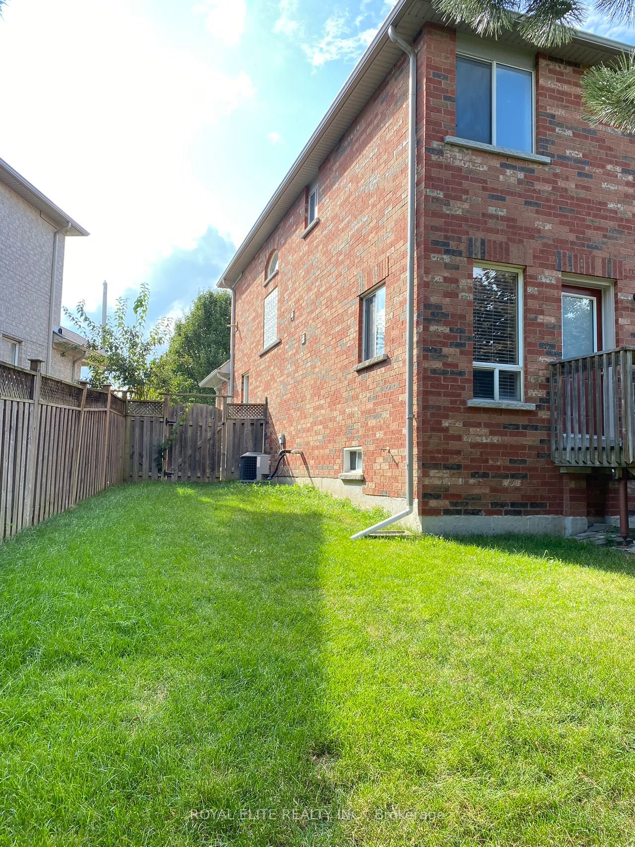 39 Levellands Crescent