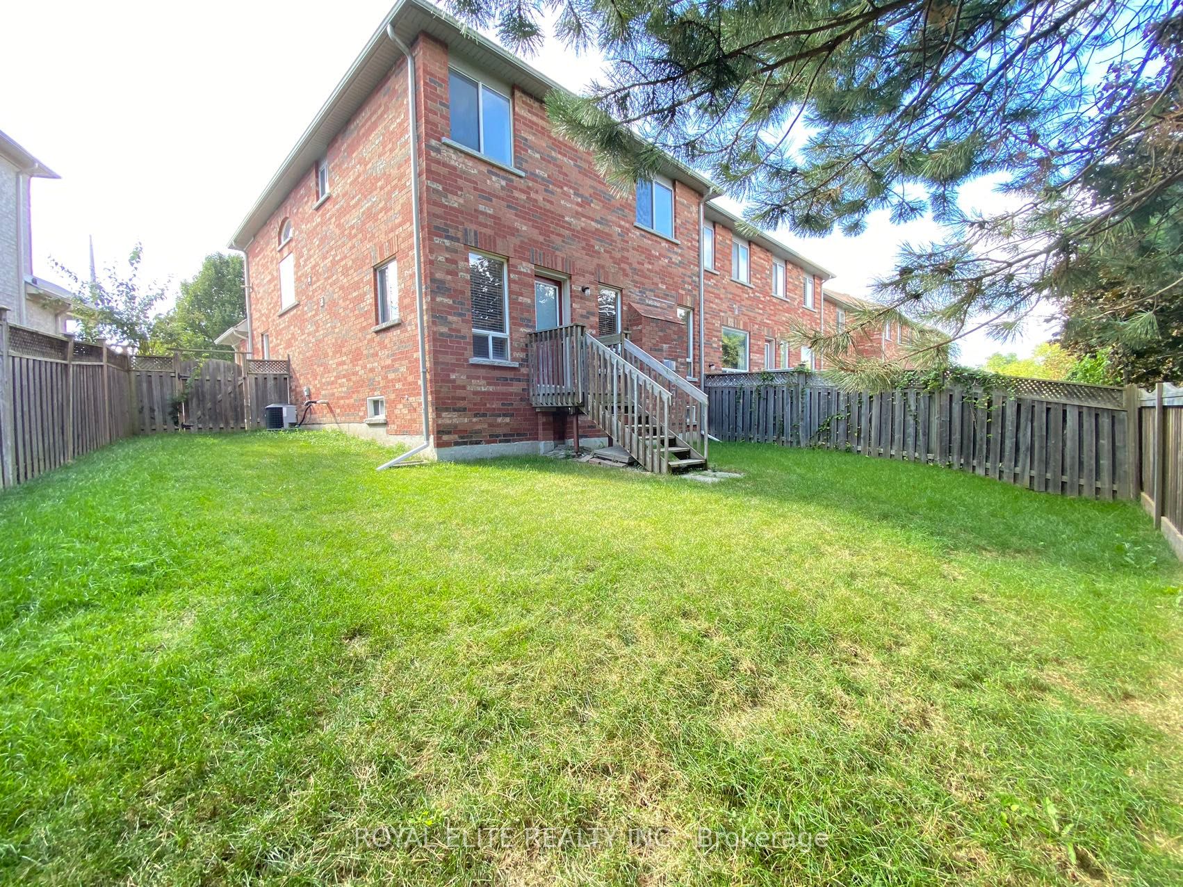 39 Levellands Crescent