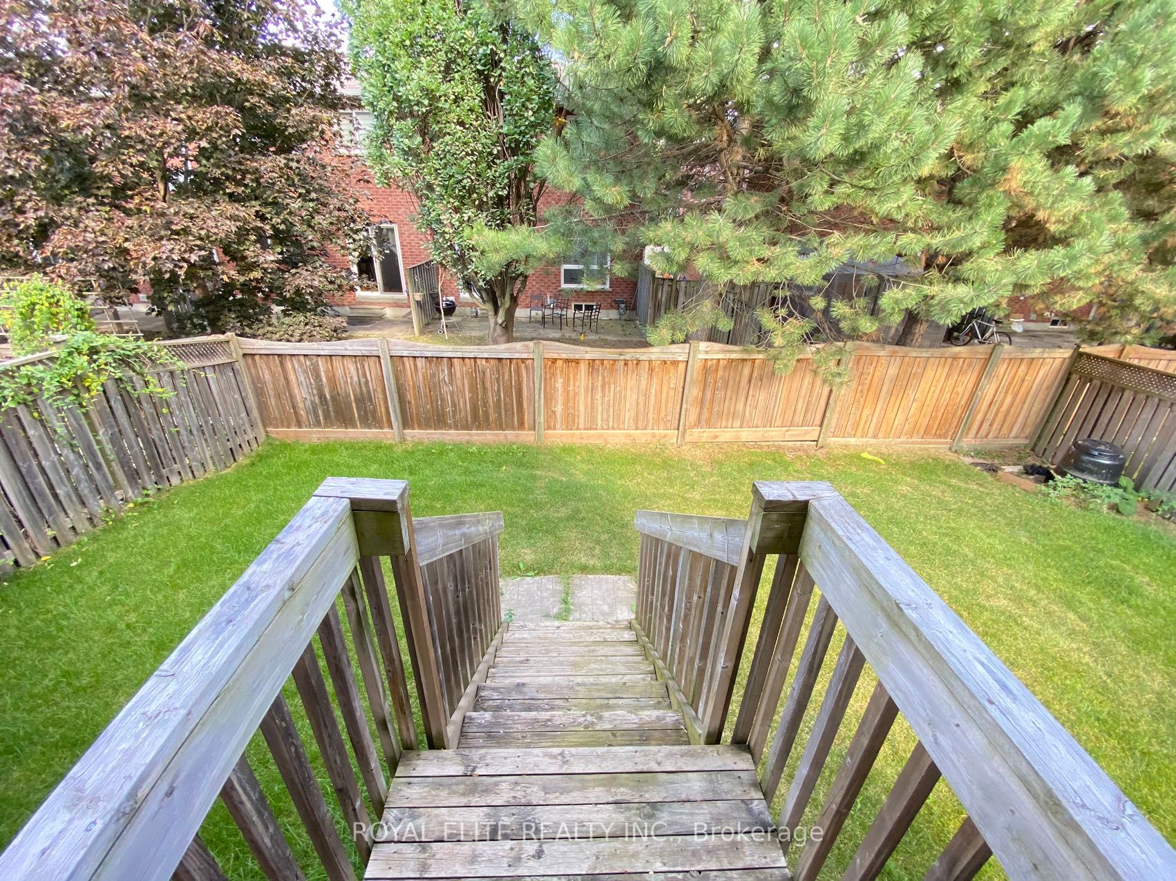 39 Levellands Crescent