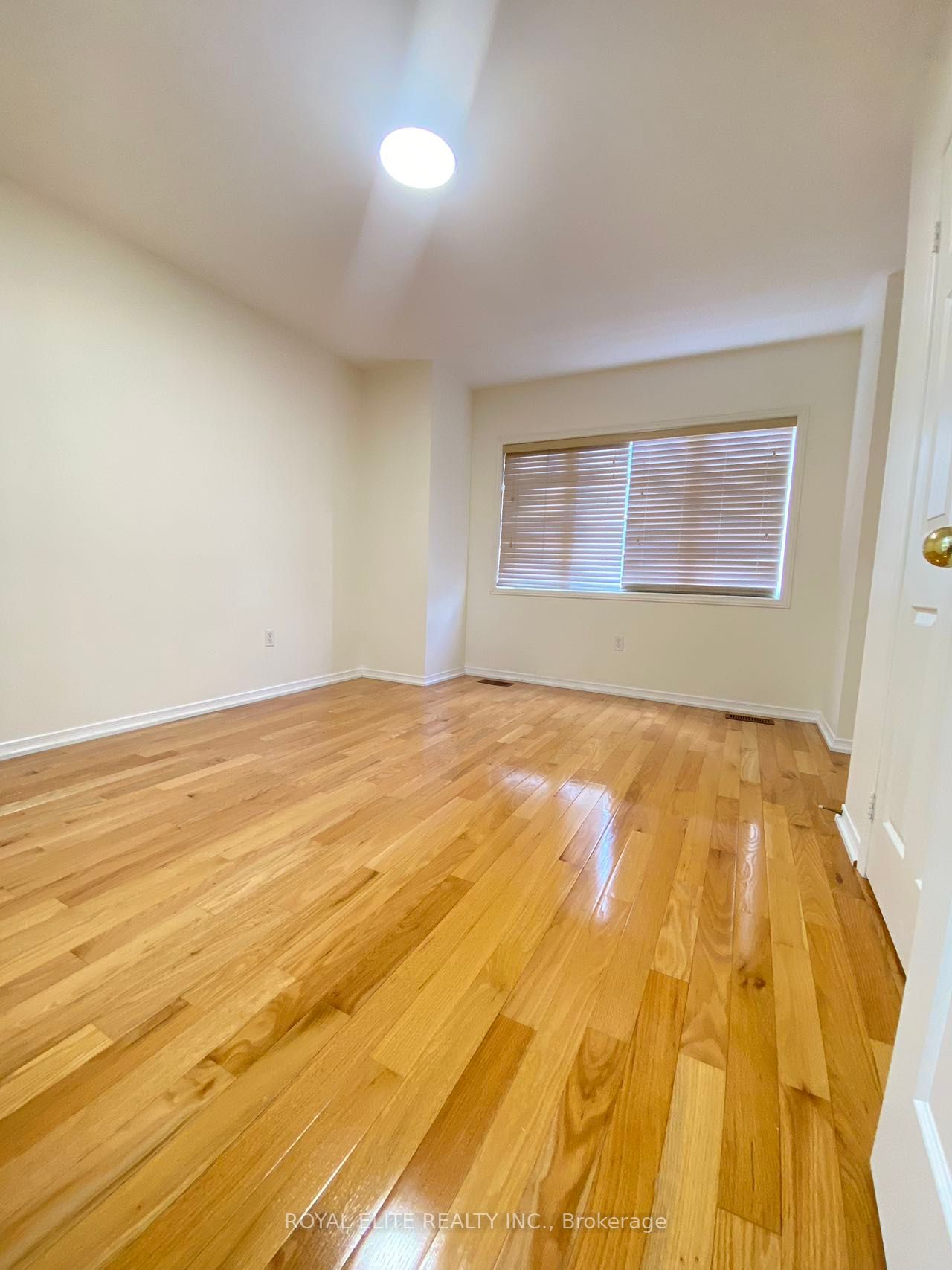 39 Levellands Crescent