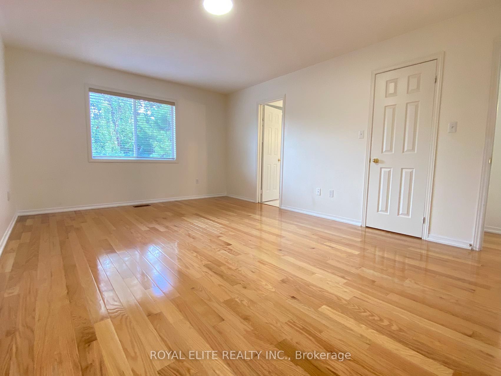 39 Levellands Crescent