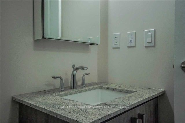 9088 Yonge St, #501