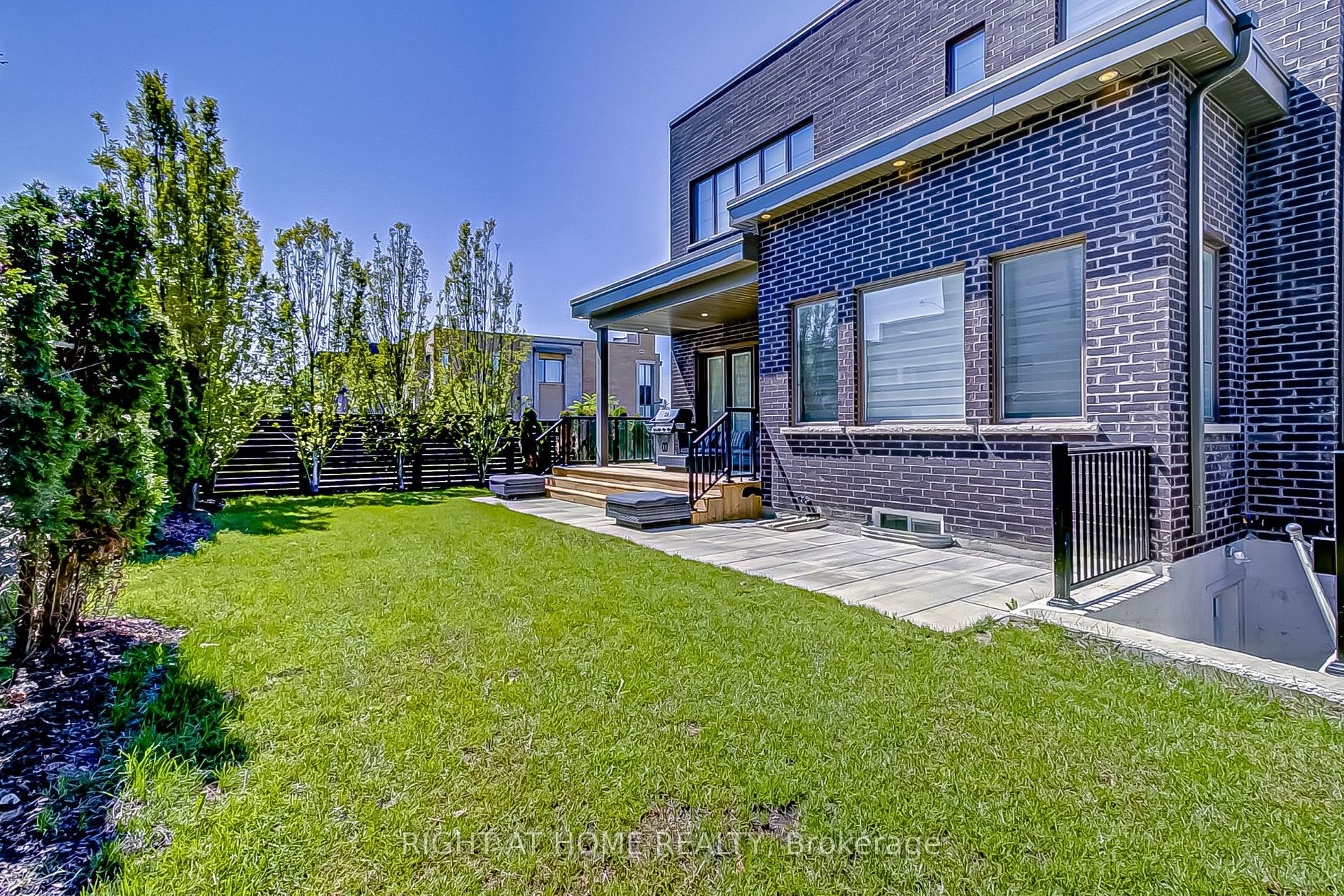 27 A Poplar Dr