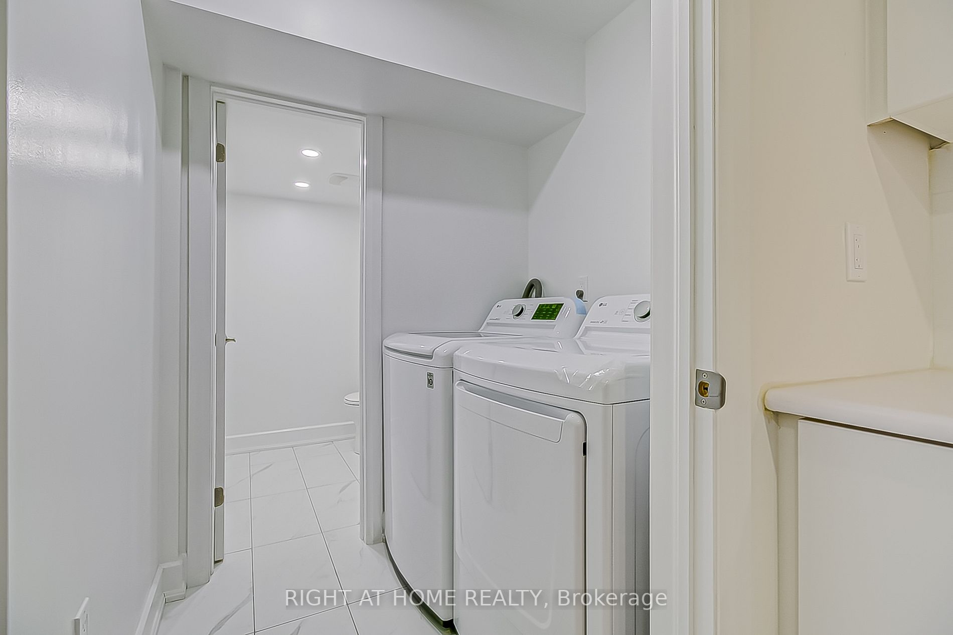 27 A Poplar Dr