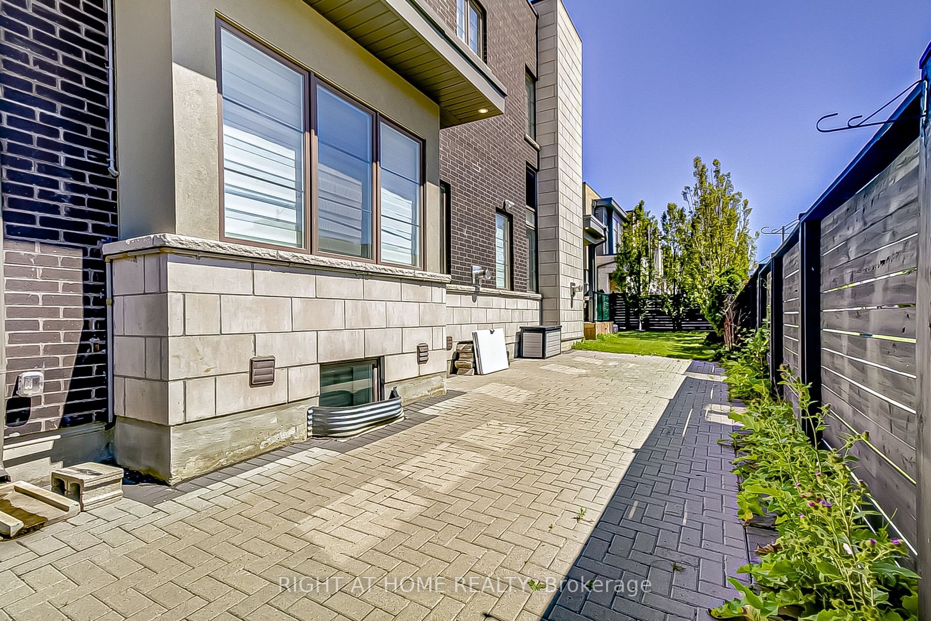 27 A Poplar Dr