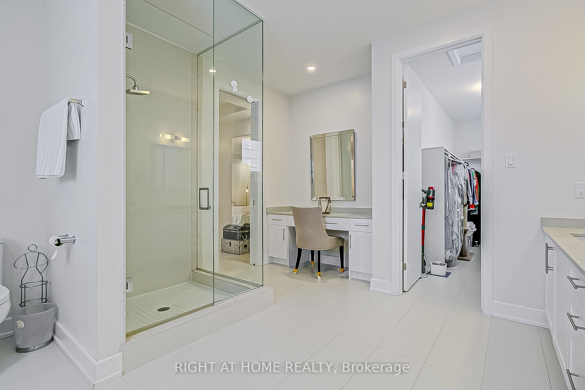 27 A Poplar Dr