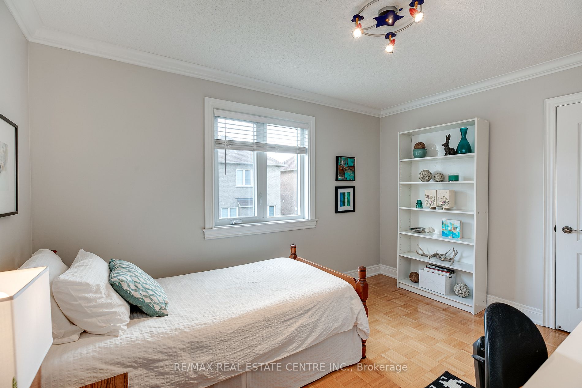 5 Grand Oak Dr