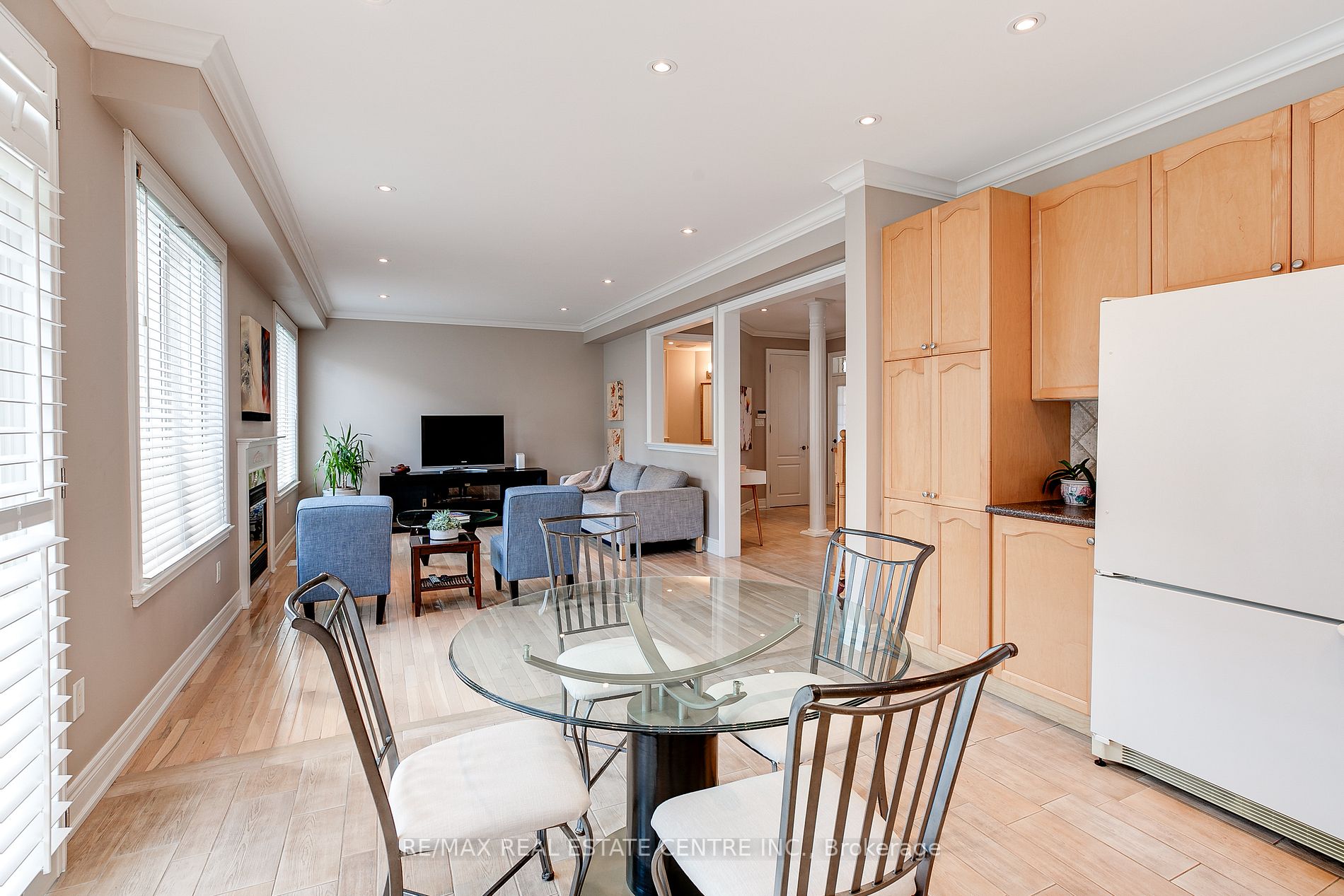 5 Grand Oak Dr