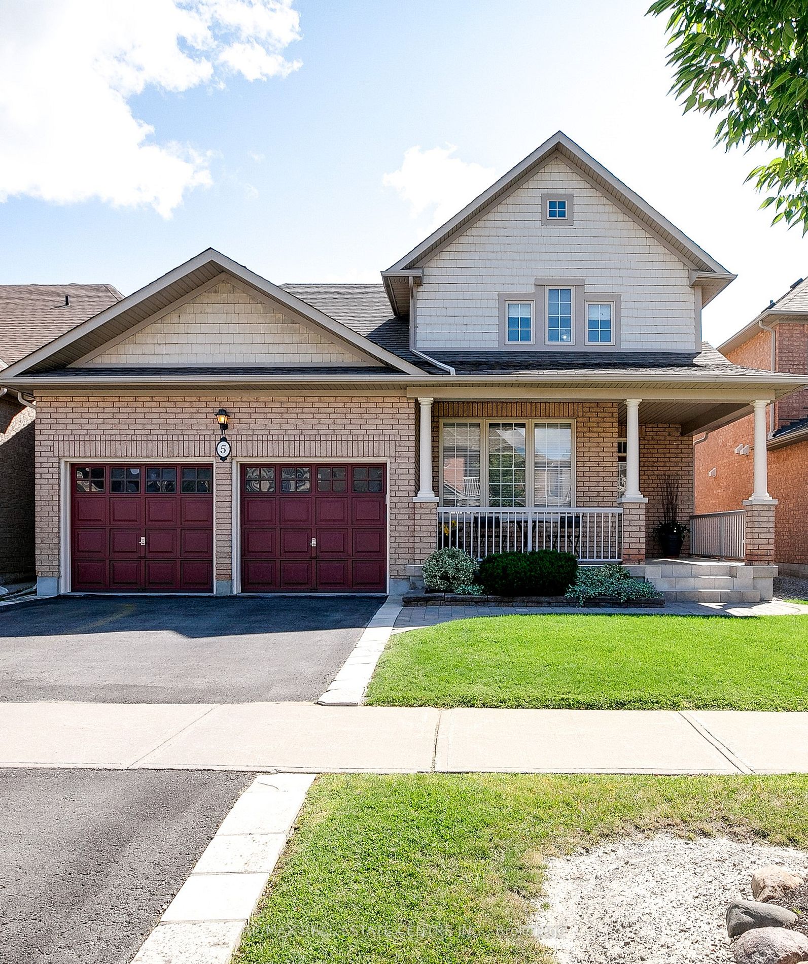 5 Grand Oak Dr
