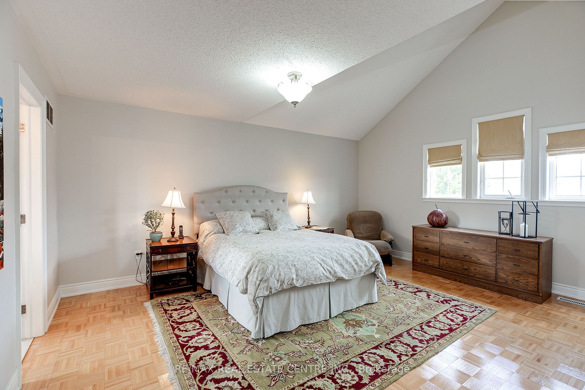 5 Grand Oak Dr