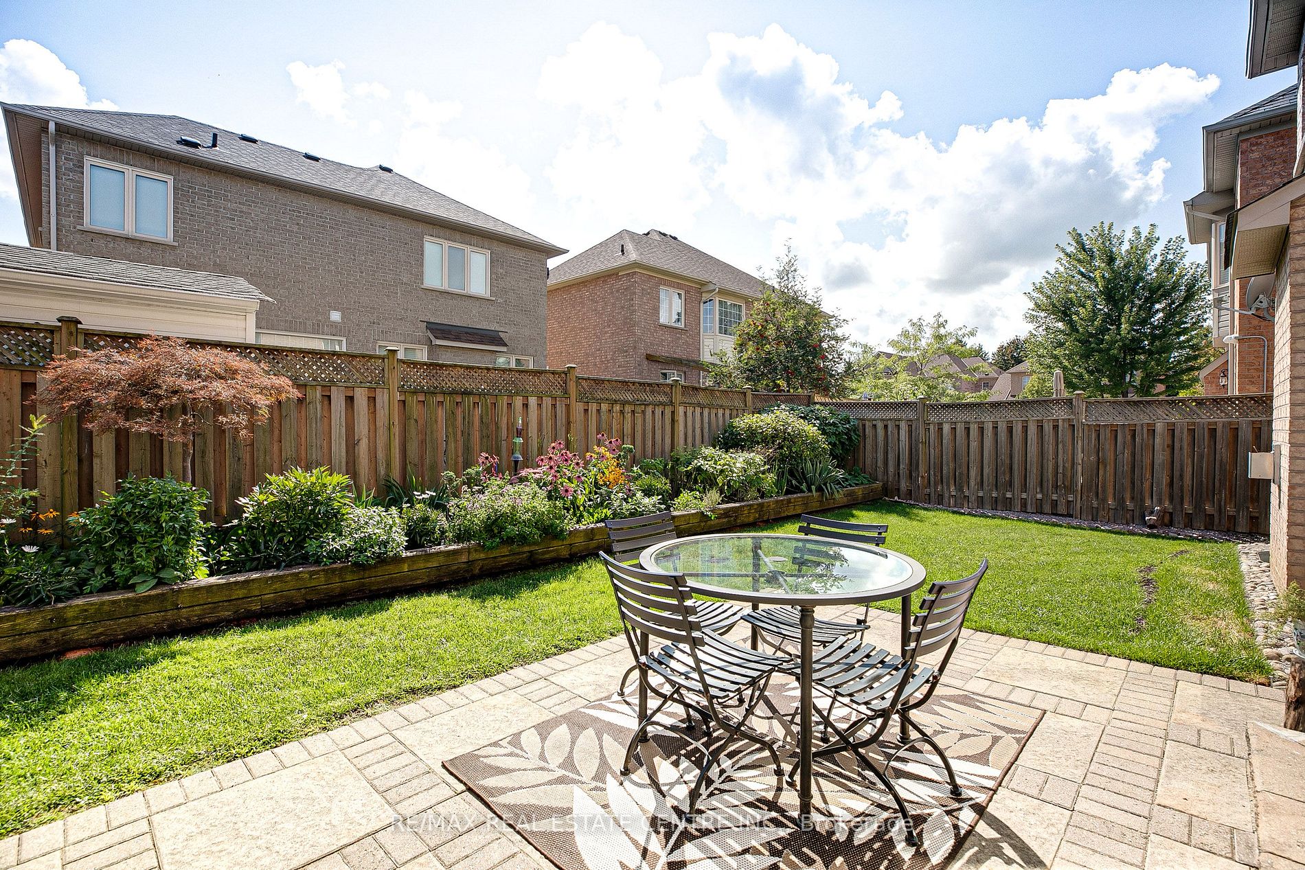 5 Grand Oak Dr