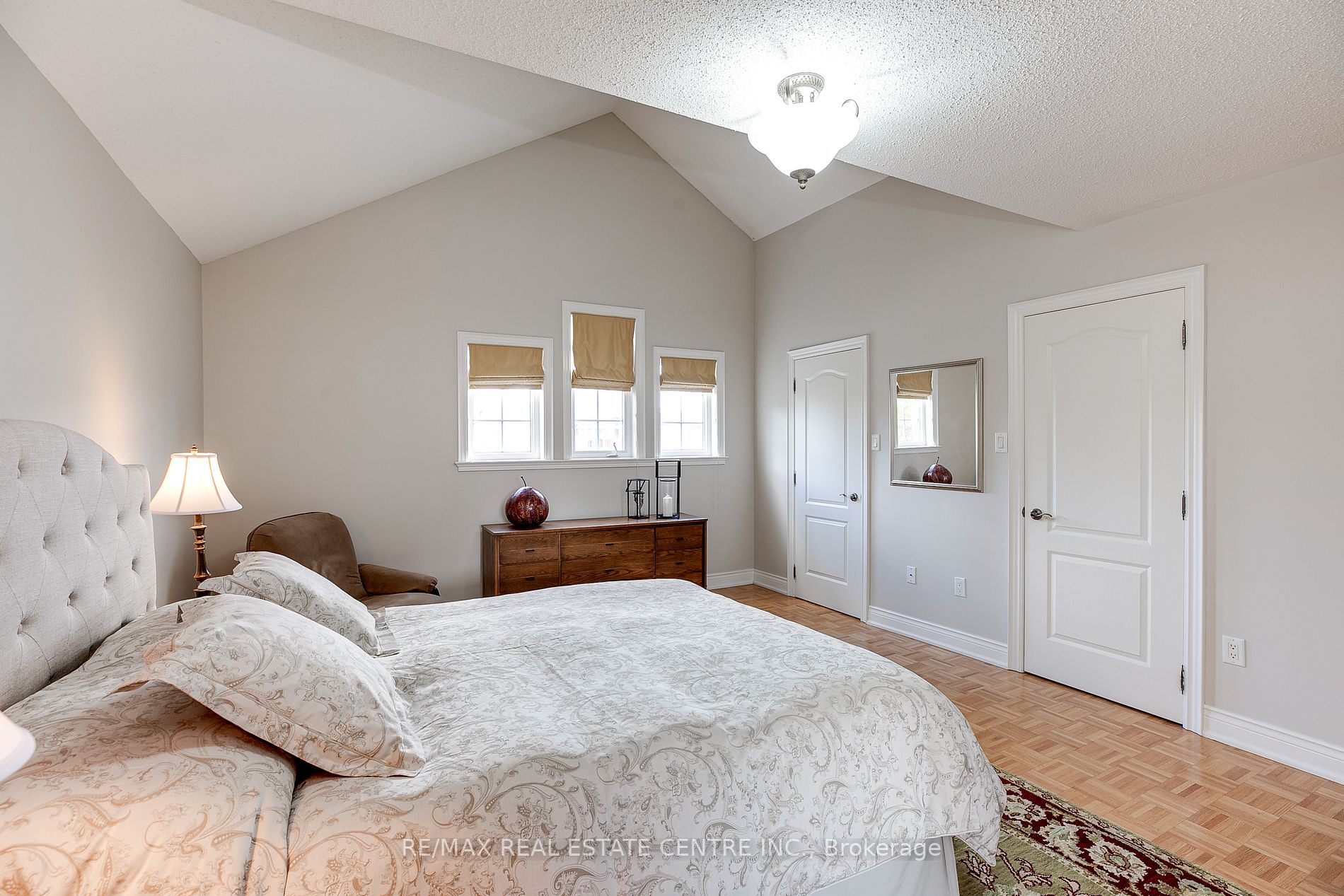 5 Grand Oak Dr