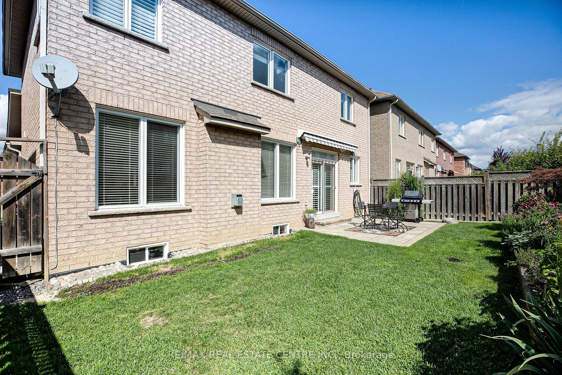 5 Grand Oak Dr