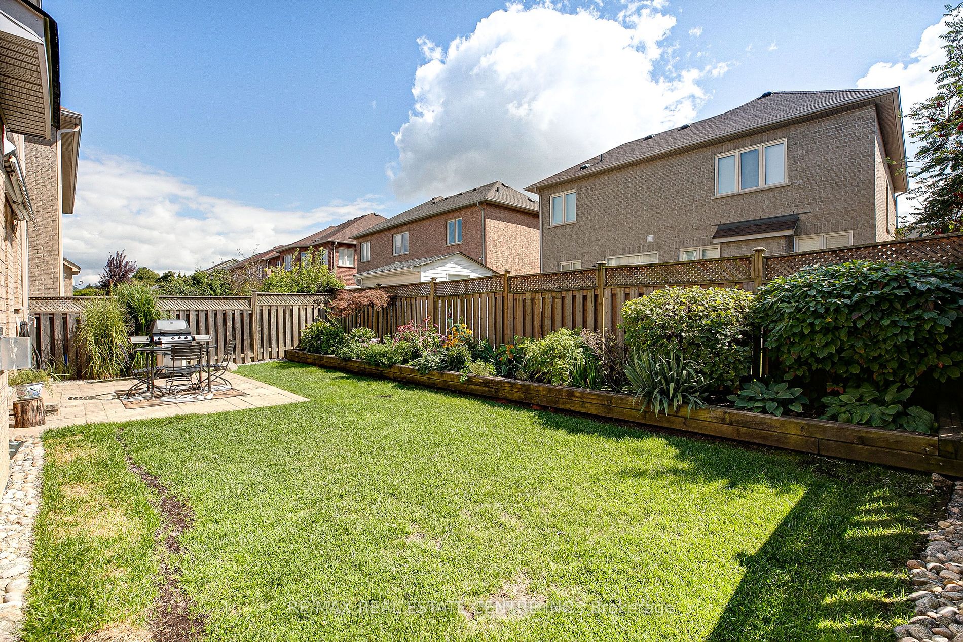 5 Grand Oak Dr