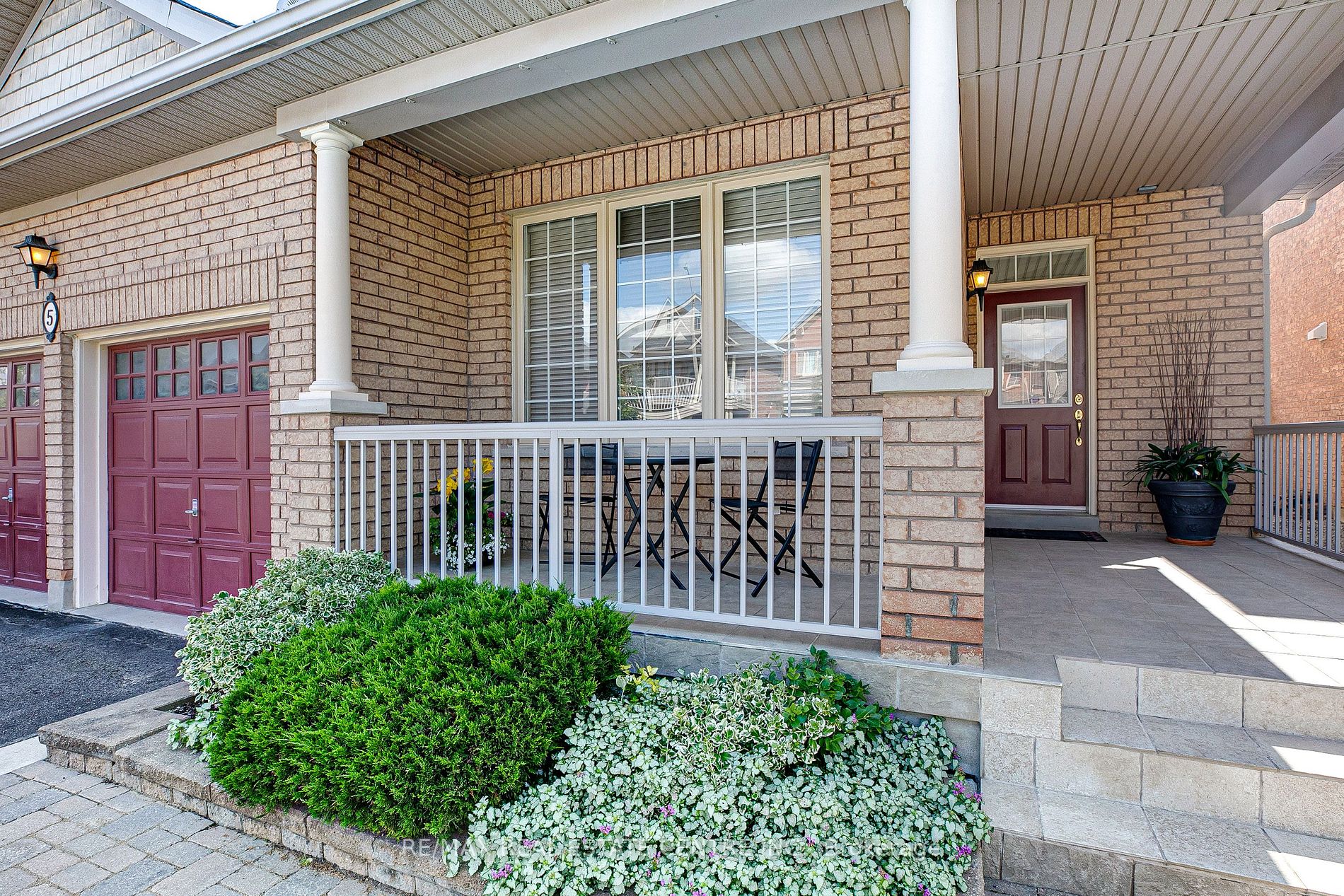 5 Grand Oak Dr