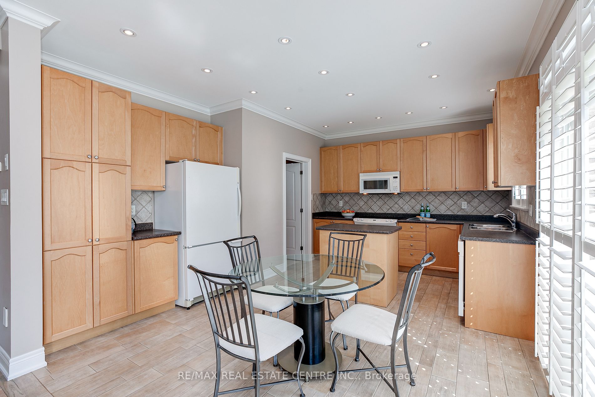 5 Grand Oak Dr