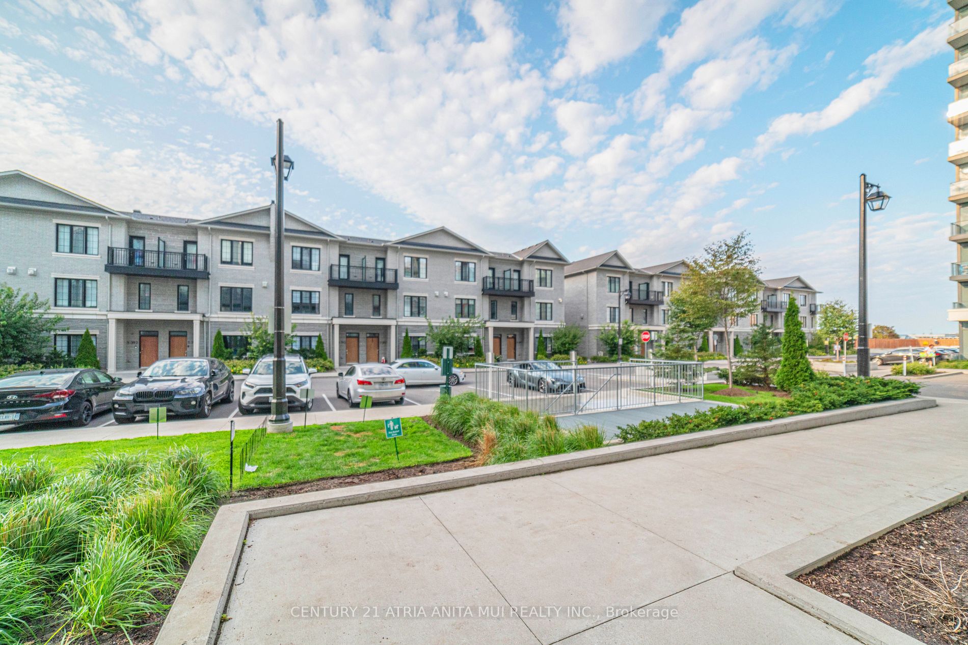 386 Highway 7 E, #Th8