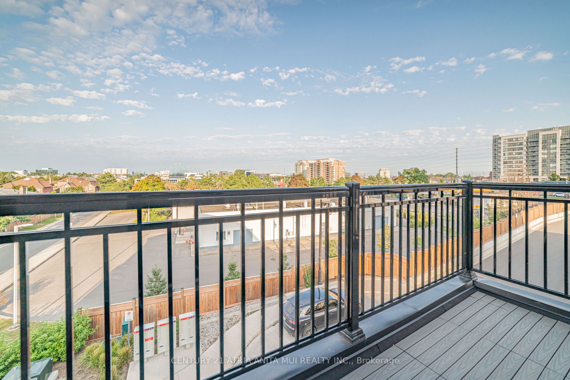 386 Highway 7 E, #Th8