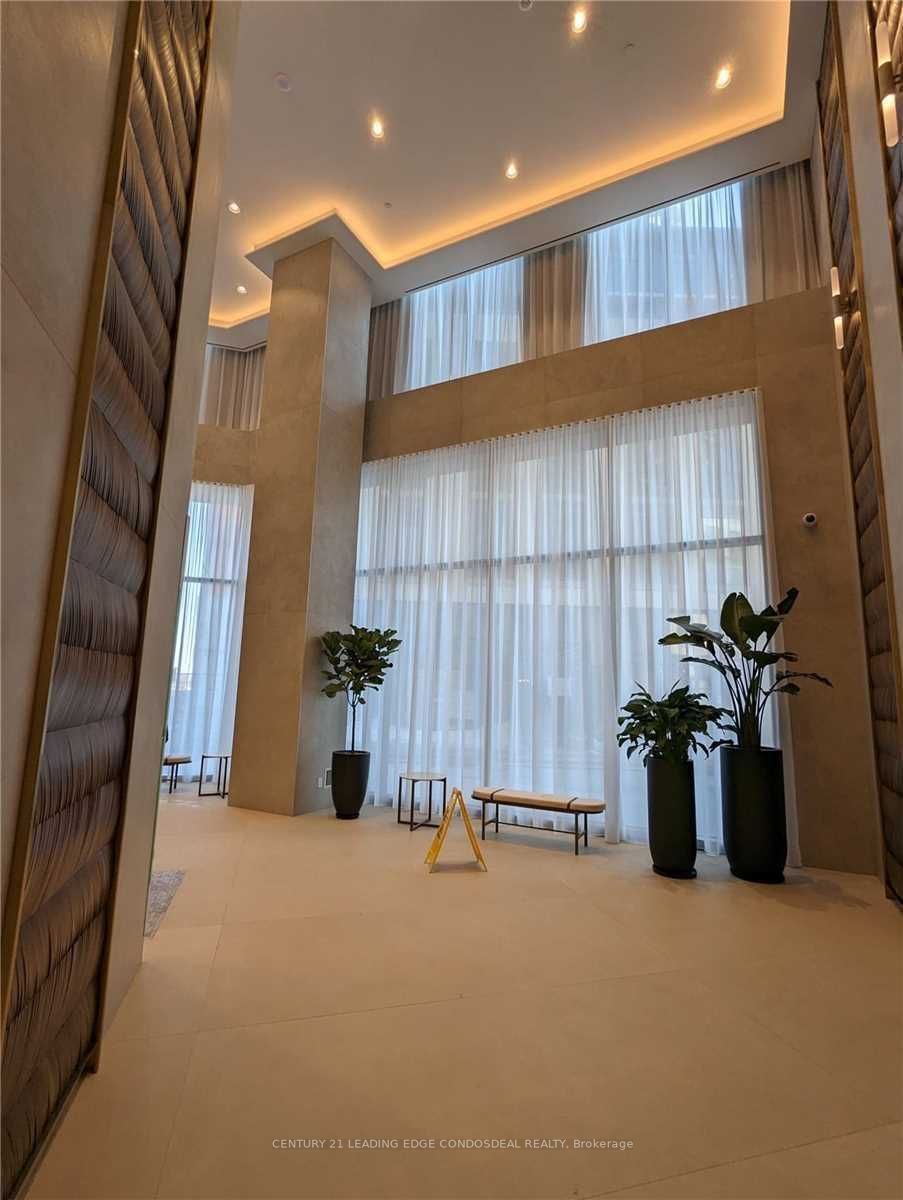 1000 Portage Pkwy, #1906