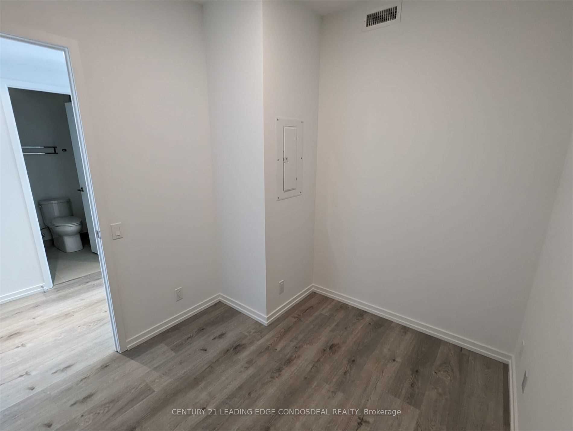 1000 Portage Pkwy, #1906