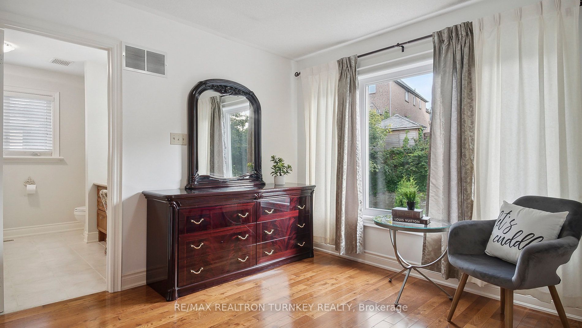 7 Loraview Lane