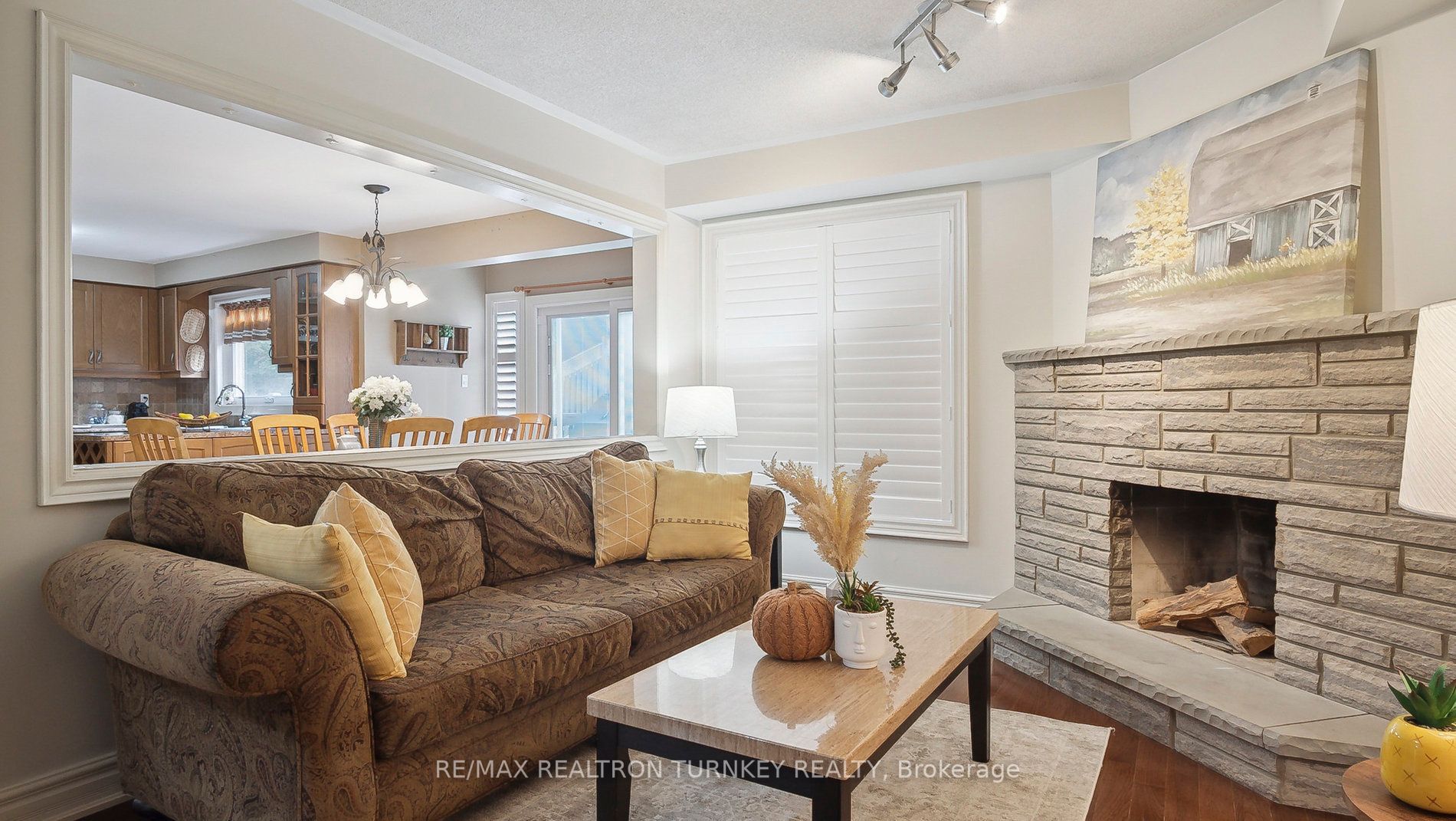 7 Loraview Lane