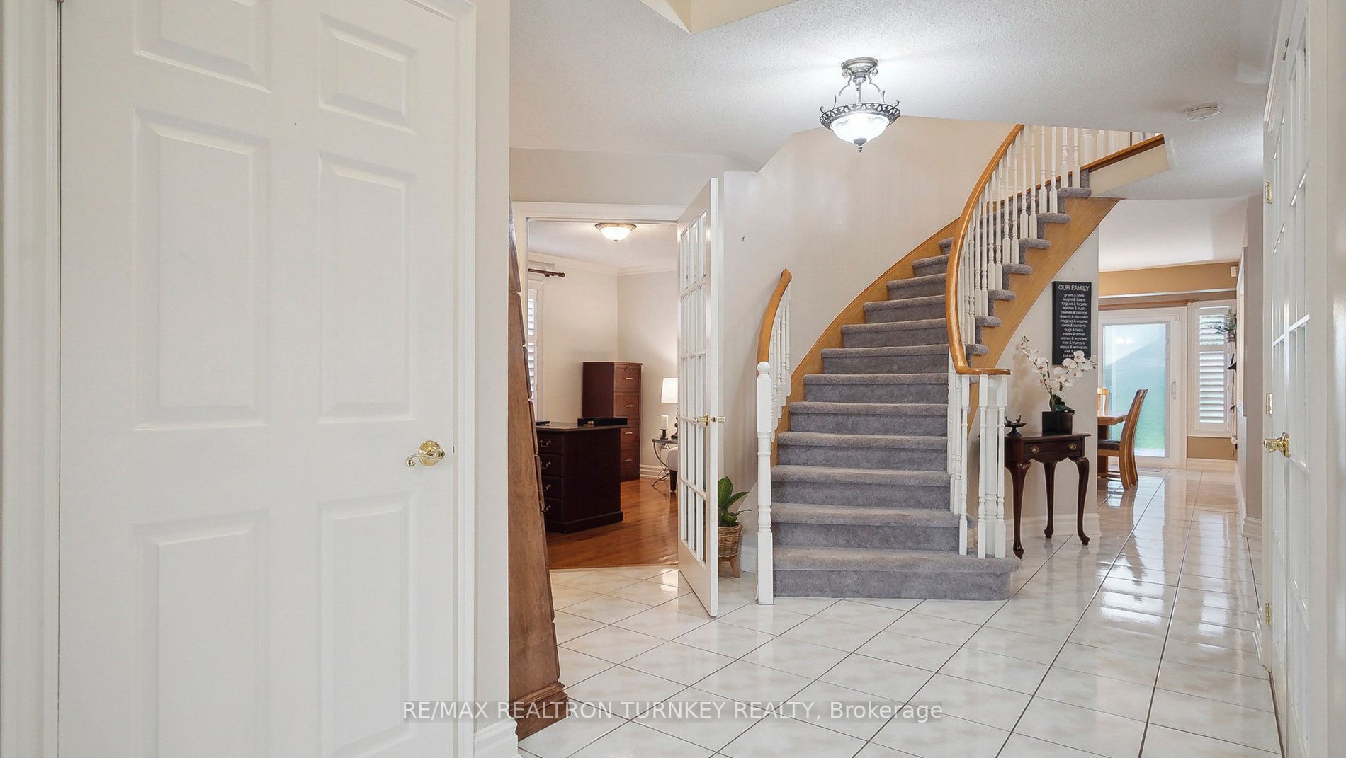 7 Loraview Lane