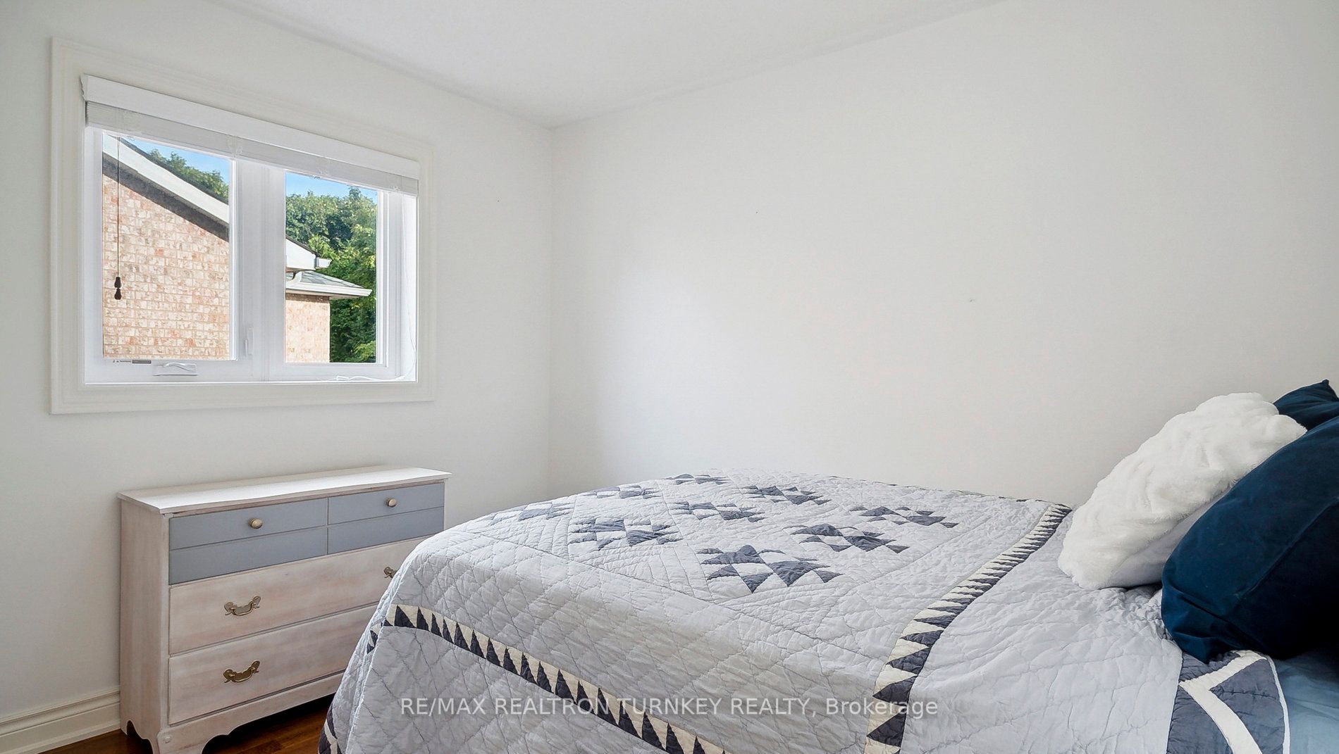 7 Loraview Lane