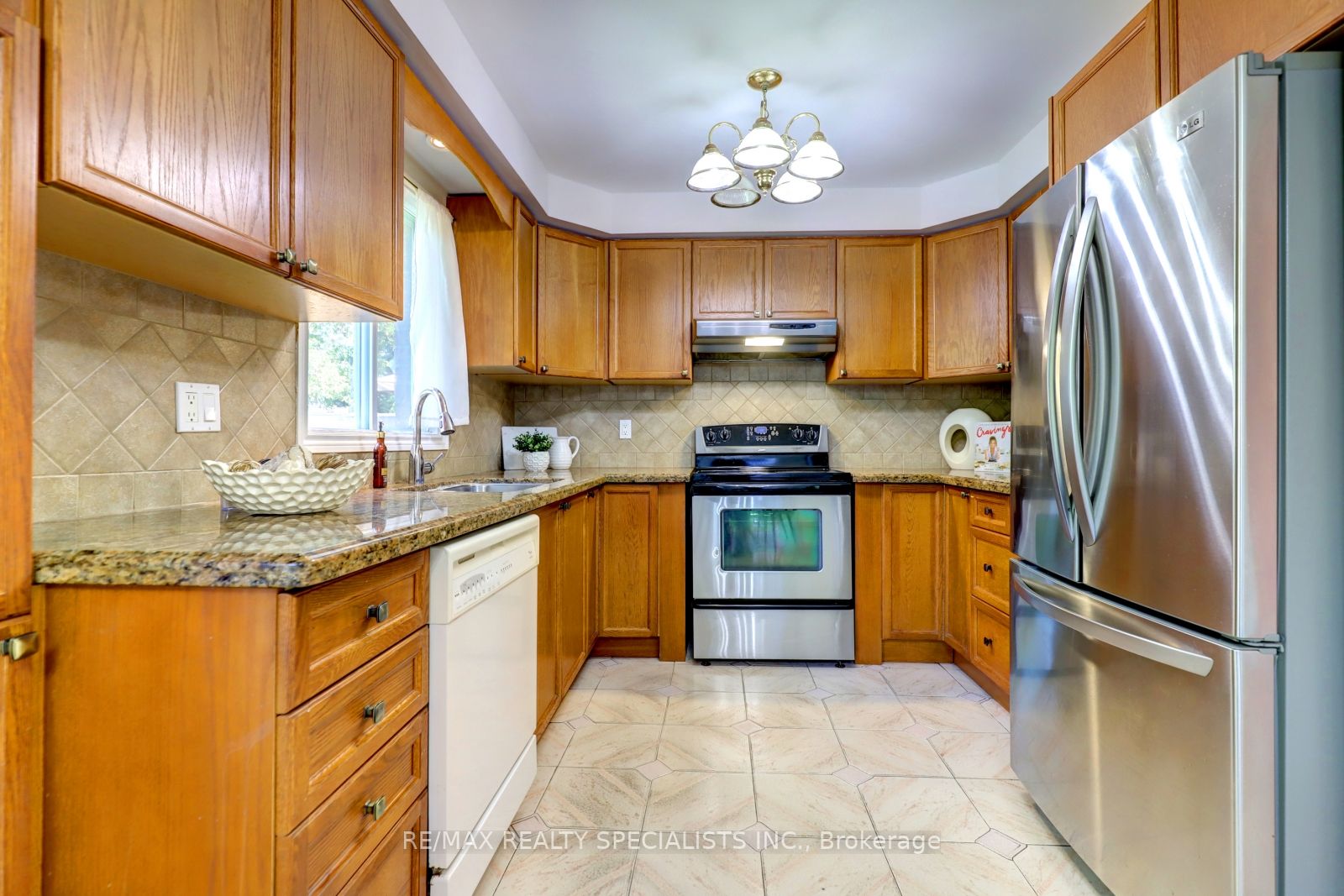34 Brillinger St