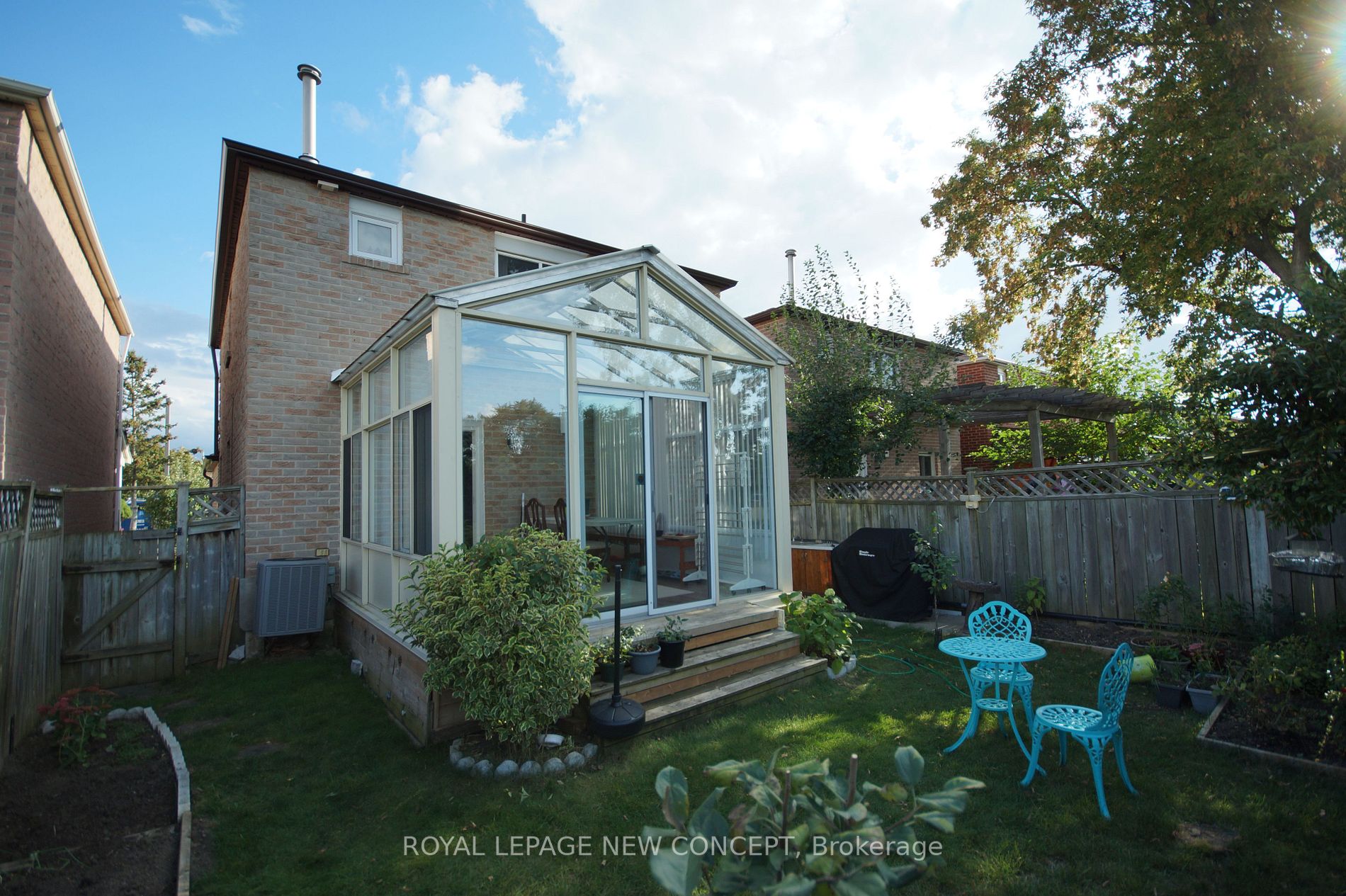 105 Bradbeer Cres