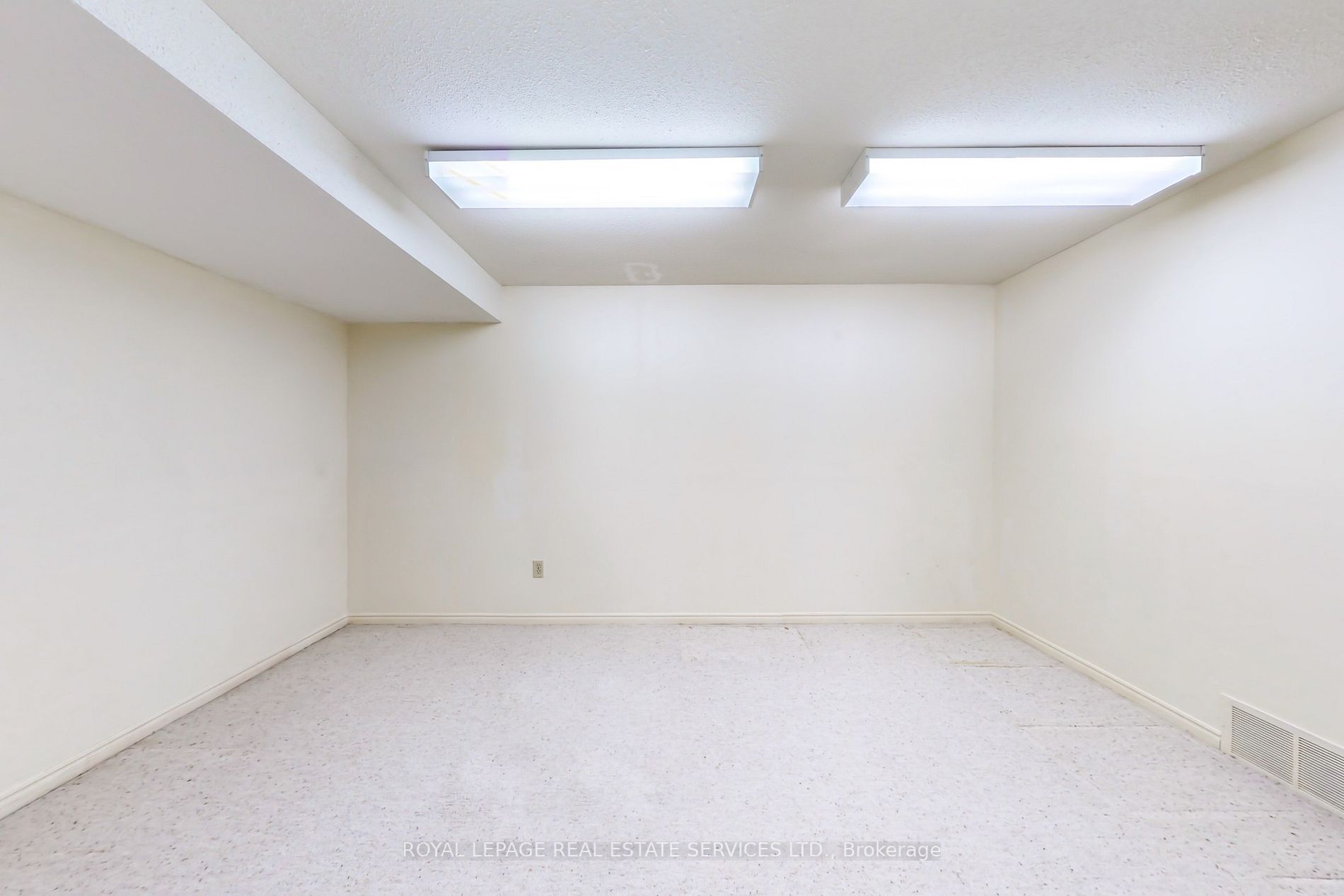 51 Millcroft Way