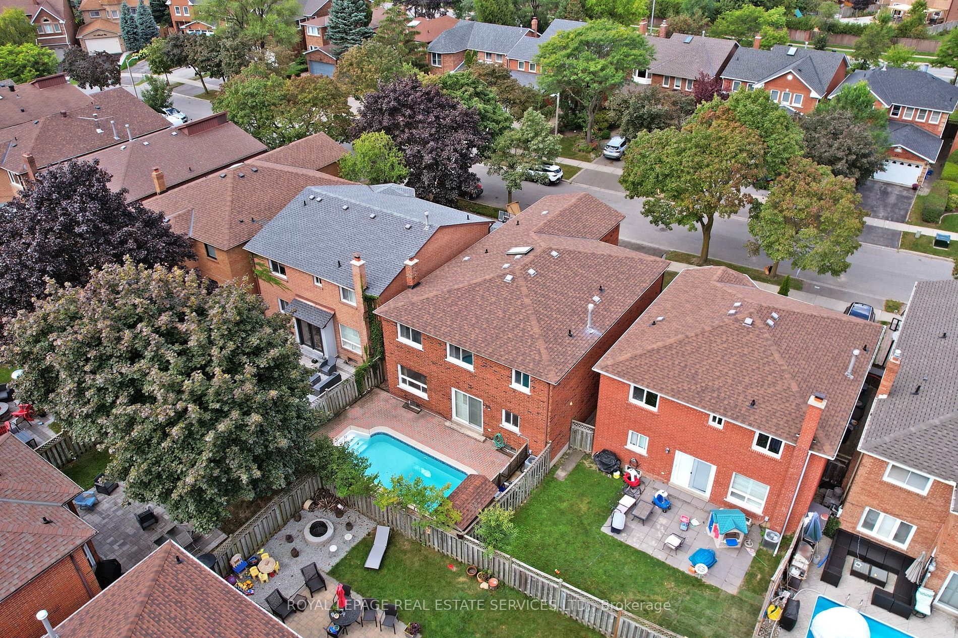 51 Millcroft Way