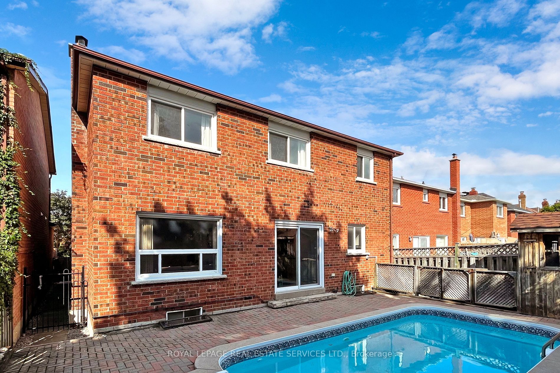 51 Millcroft Way
