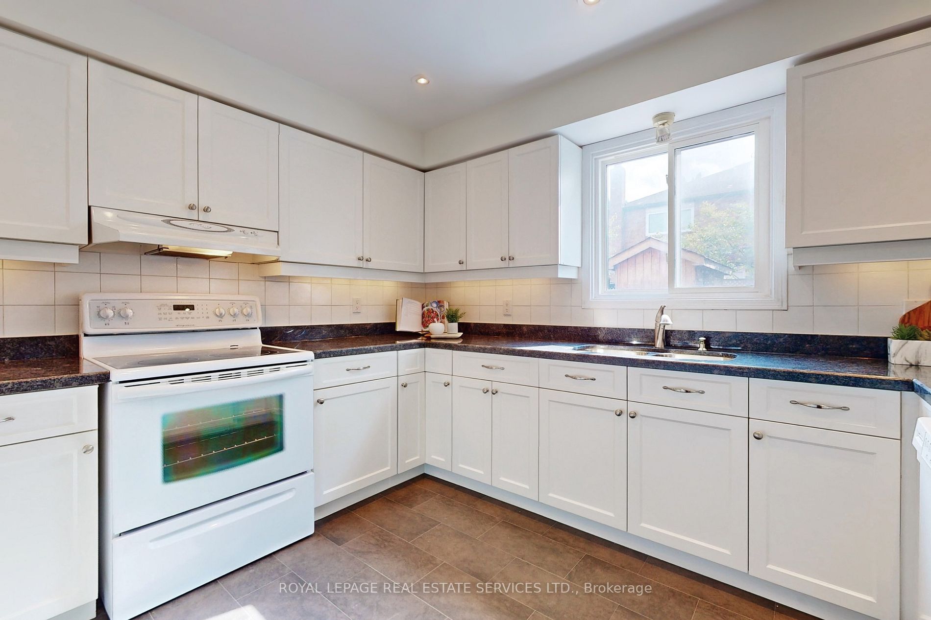 51 Millcroft Way