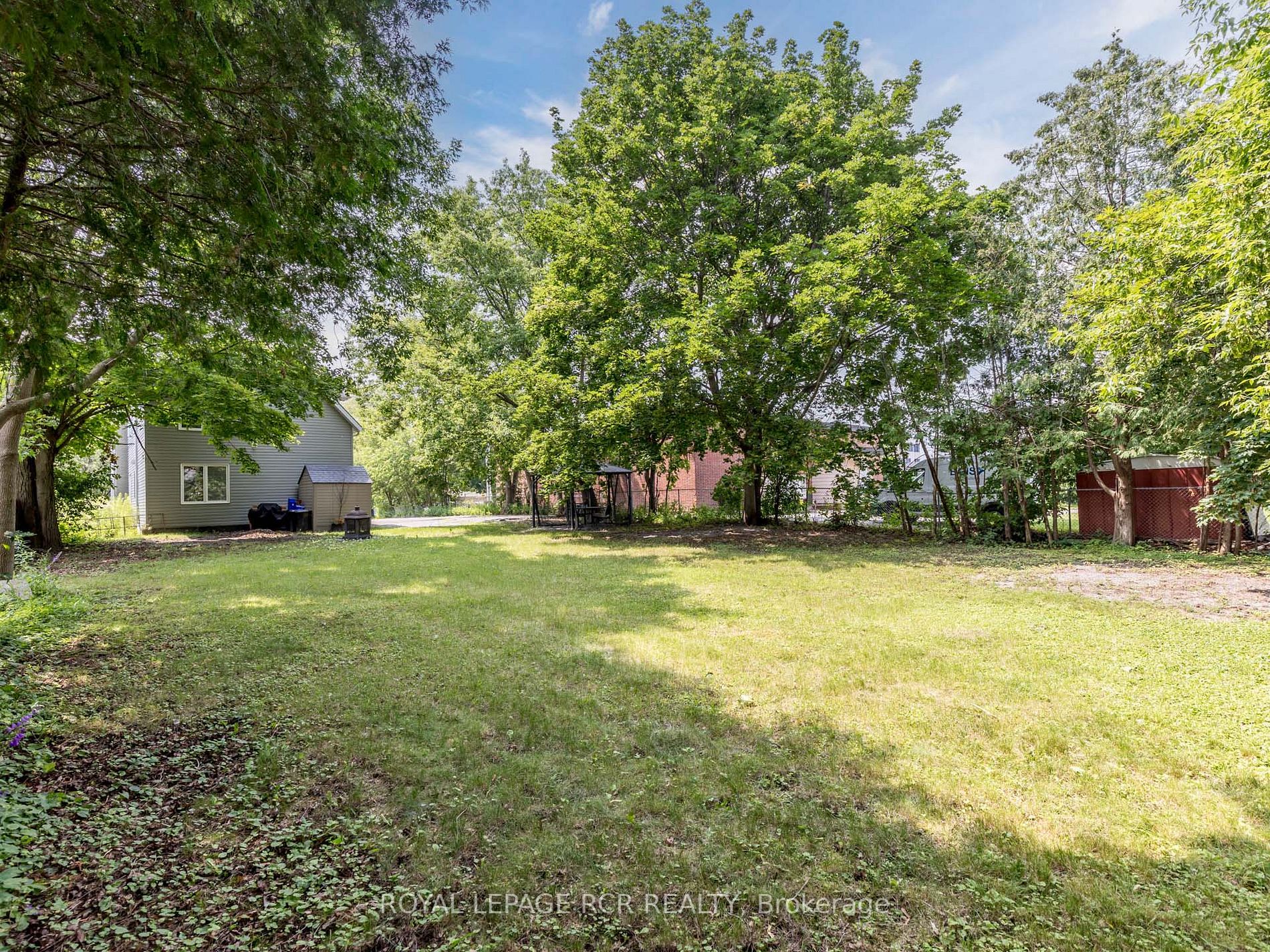 37 Victoria Dr S