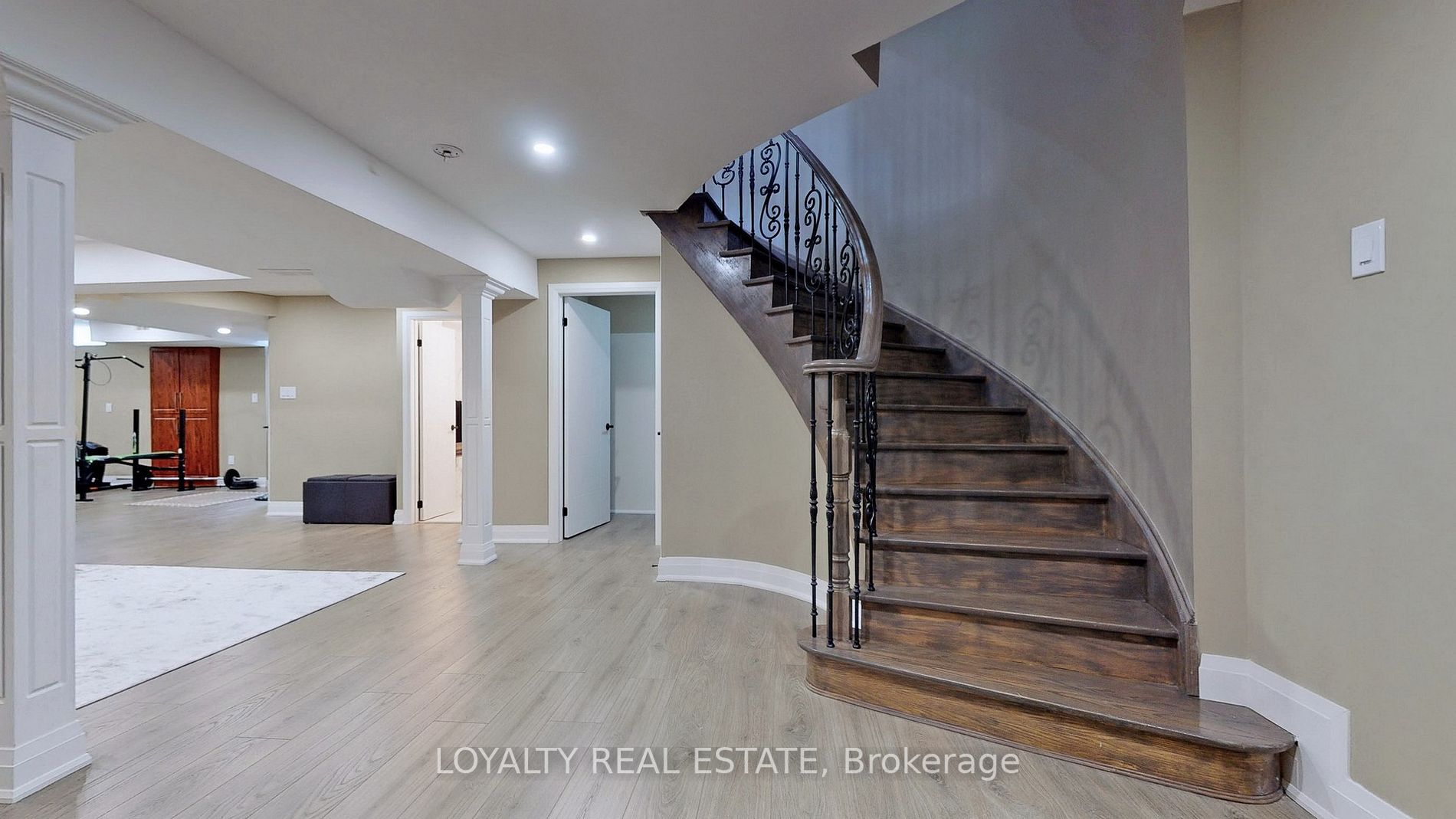 6 Lemsford Drive