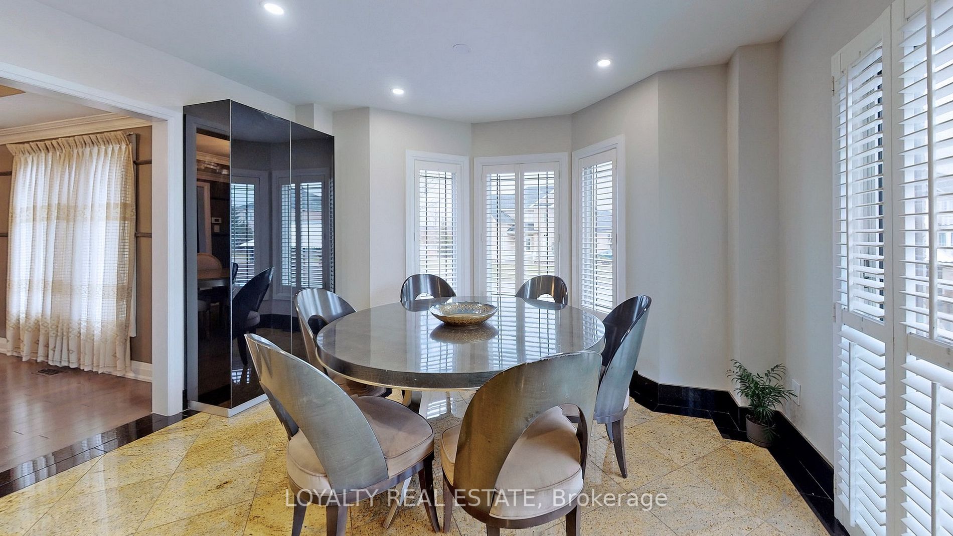 6 Lemsford Drive