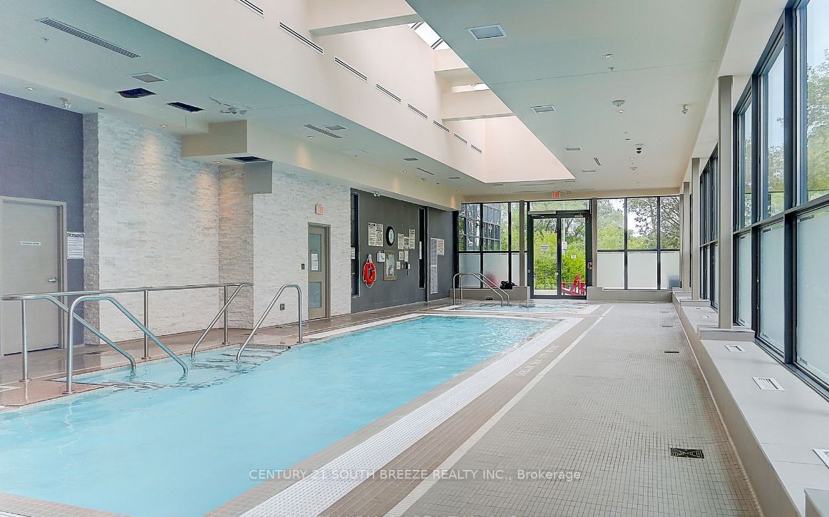 9618 Yonge St, #608