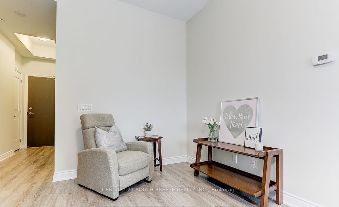 9618 Yonge St, #608