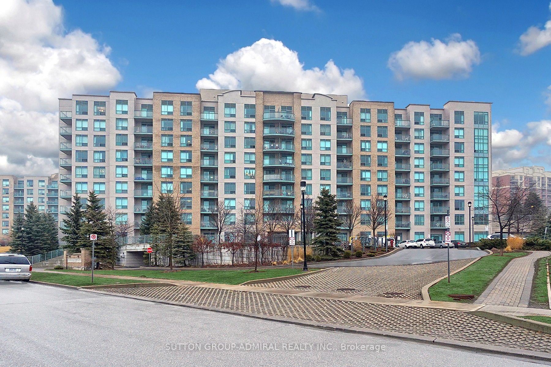 51 Baffin Crt S, #815