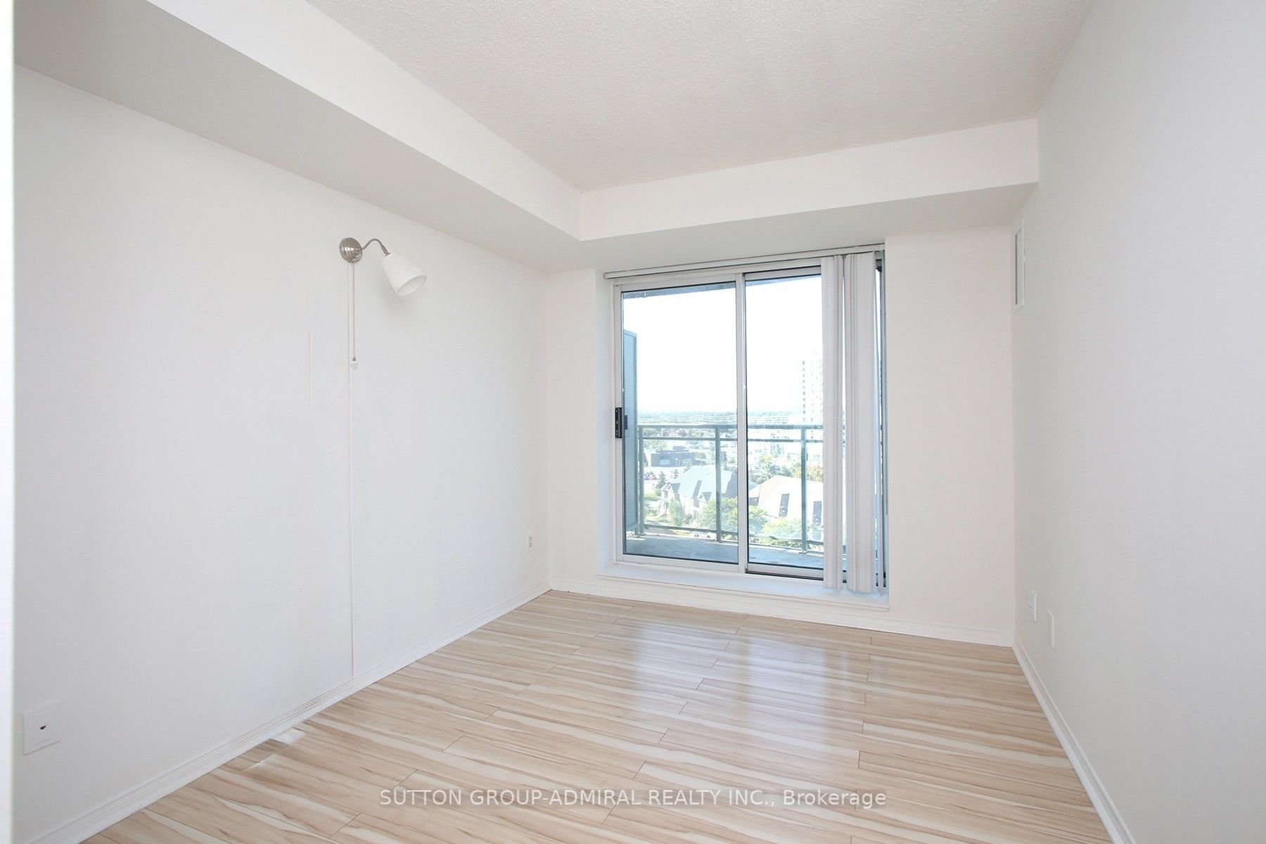 51 Baffin Crt S, #815