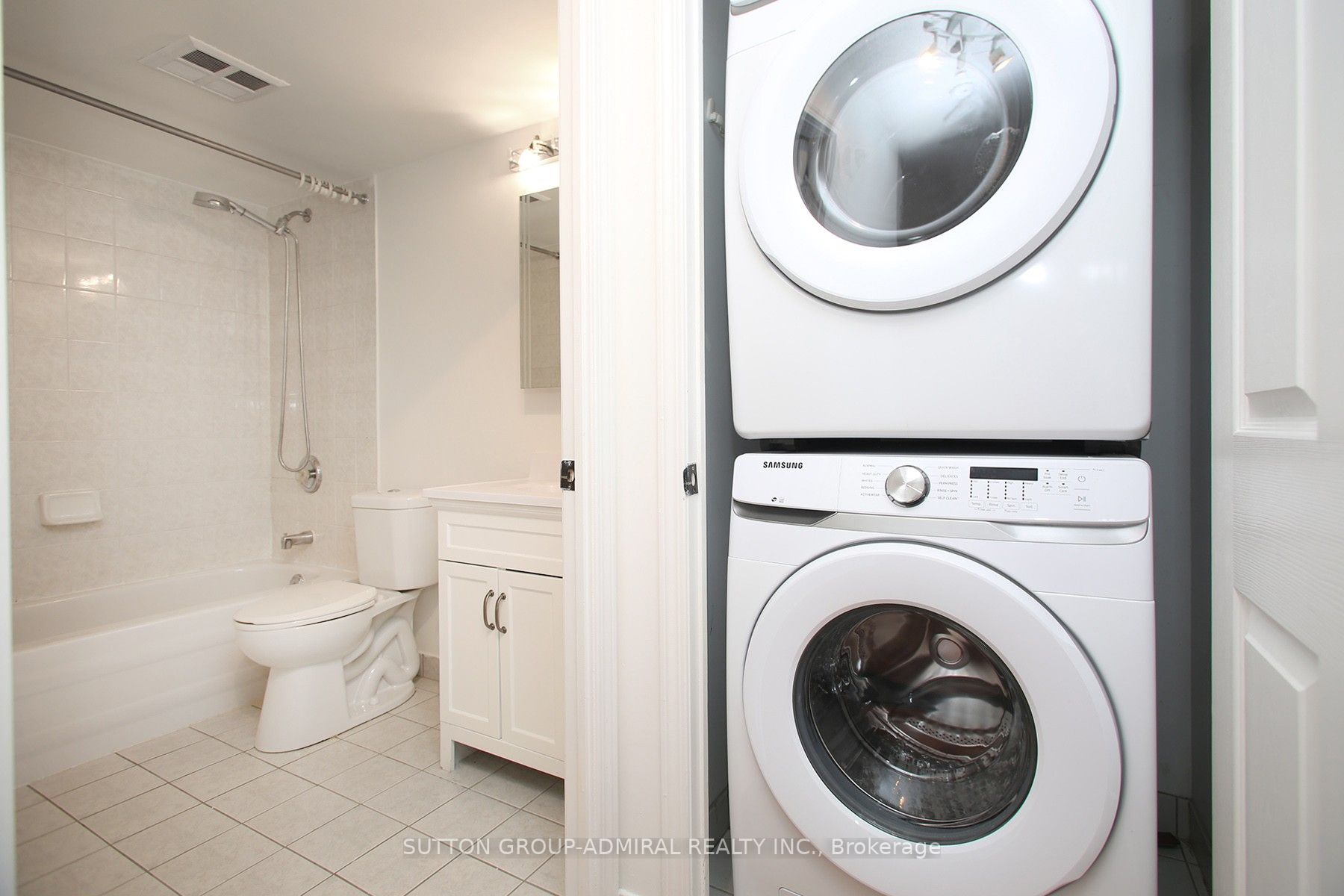51 Baffin Crt S, #815