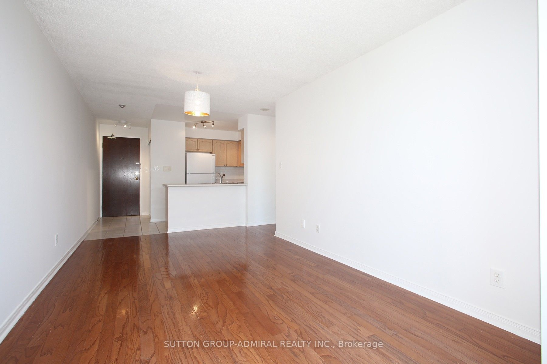 51 Baffin Crt S, #815